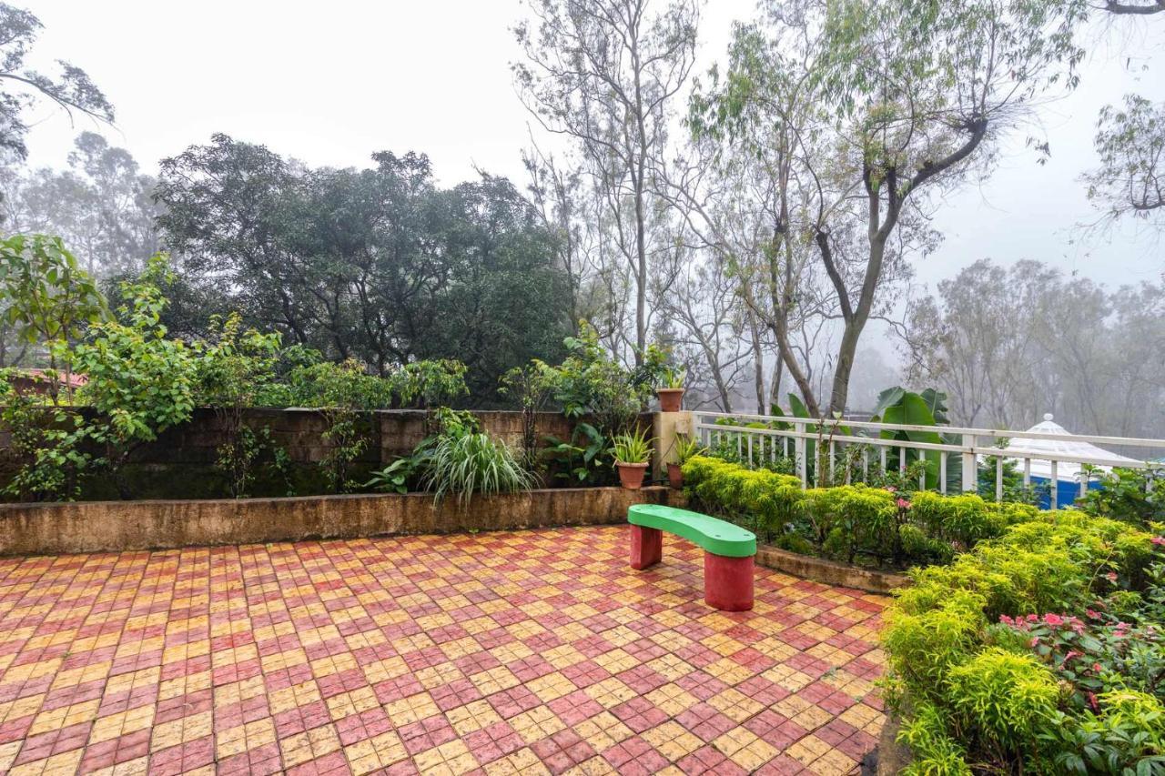 Villa Chimney Cottage: Scenic Retreat With Plunge Pool, Jacuzzi, And Theatre Panchgani