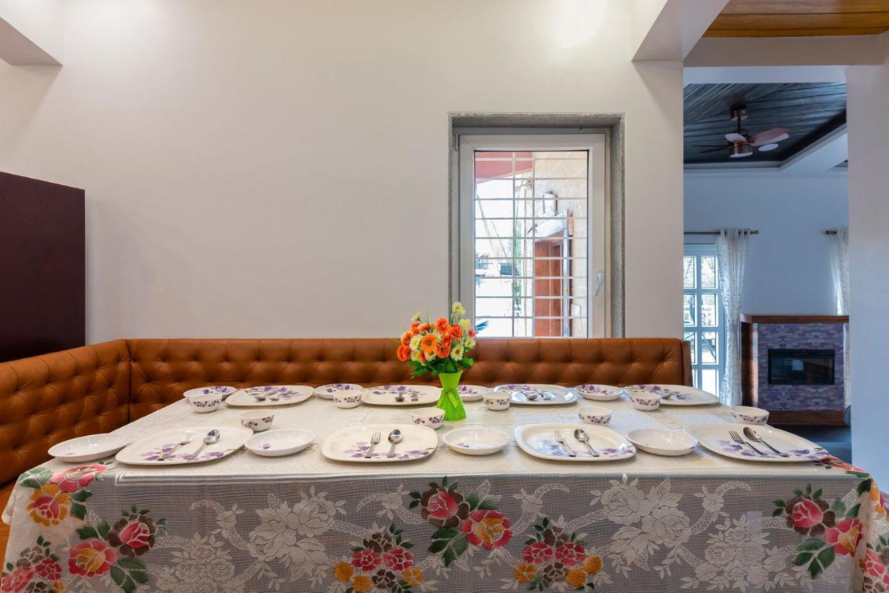 Villa Chimney Cottage: Scenic Retreat With Plunge Pool, Jacuzzi, And Theatre