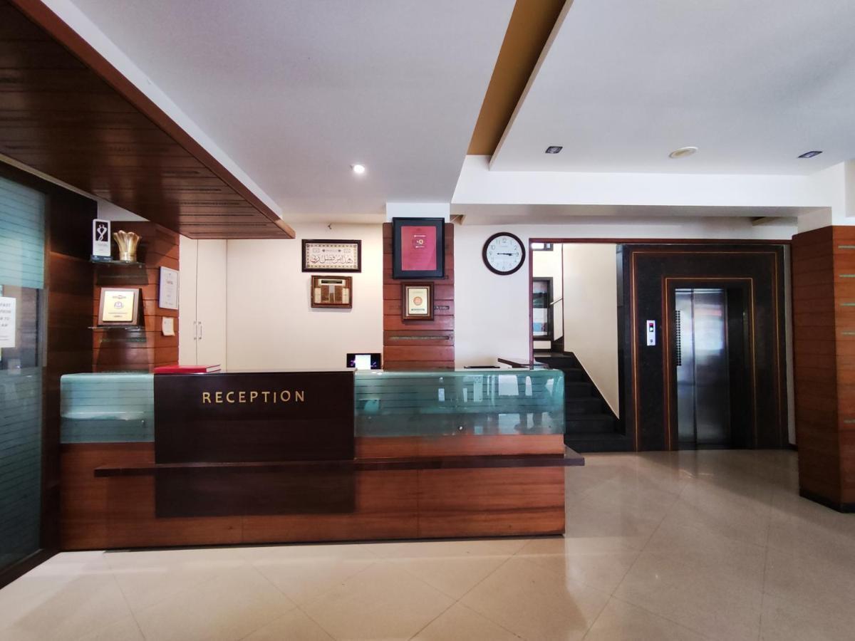 Jaffer Bhai's Brickland Hotel