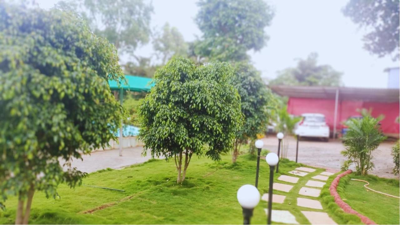 Strawberry County Hotel 3*