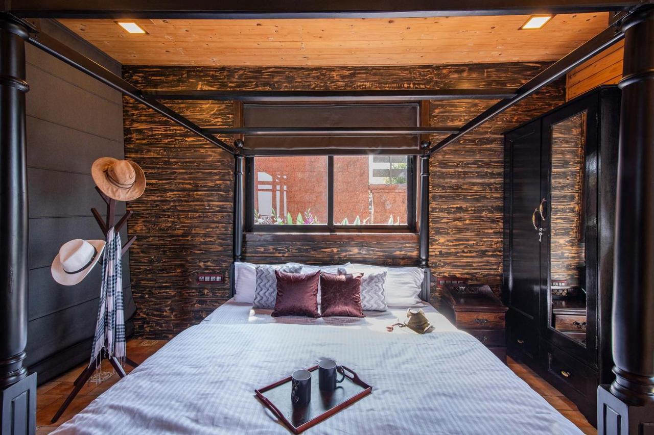 Cowboy Castle: Valley View Retreat With Theatre & Games *