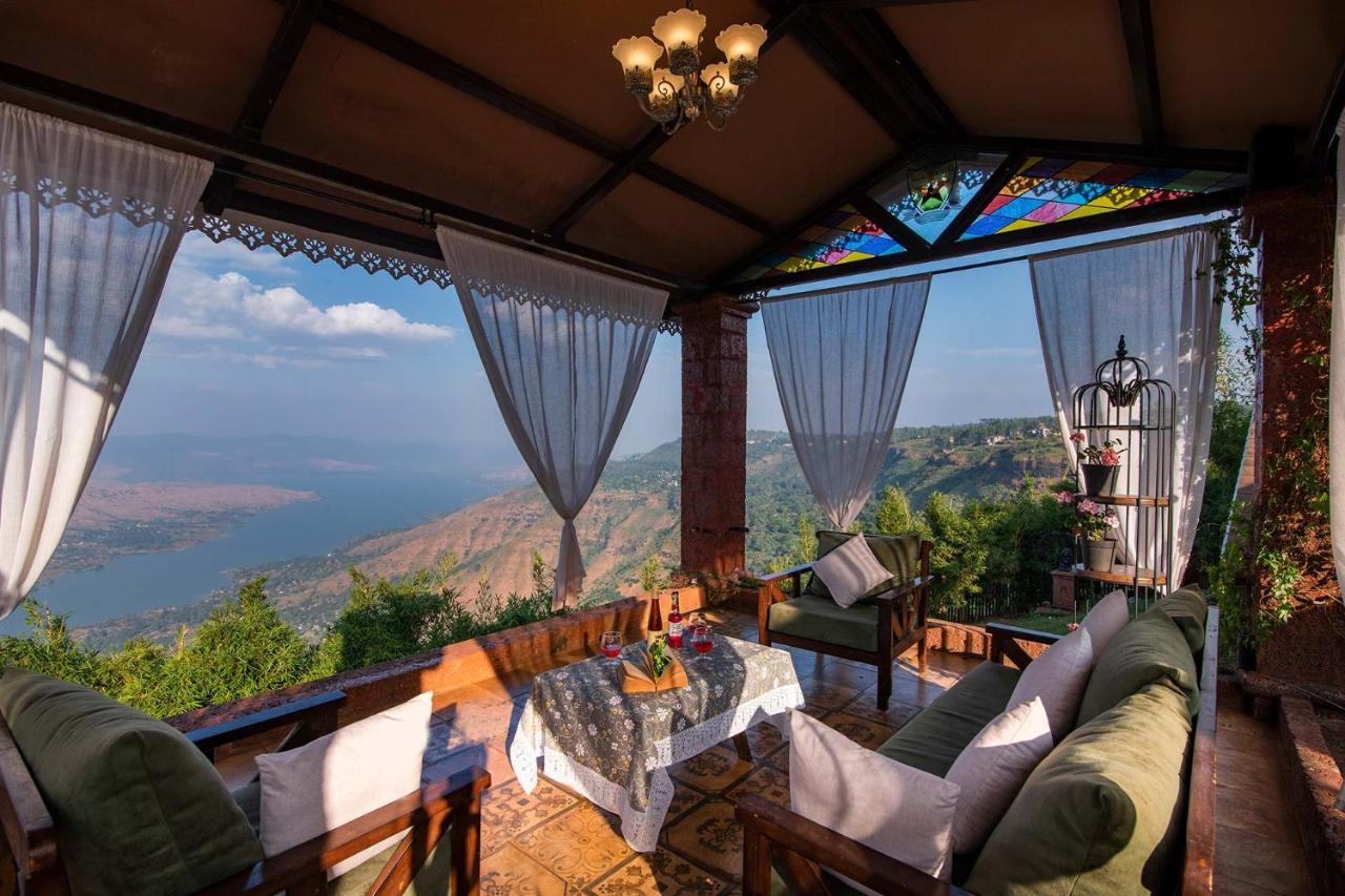 Cowboy Castle: Valley View Retreat With Theatre & Games Panchgani