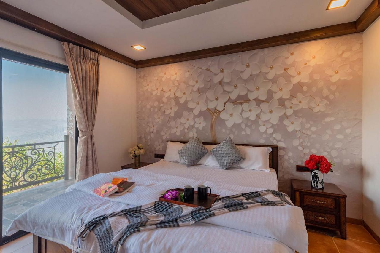 Cowboy Castle: Valley View Retreat With Theatre & Games Villa Panchgani