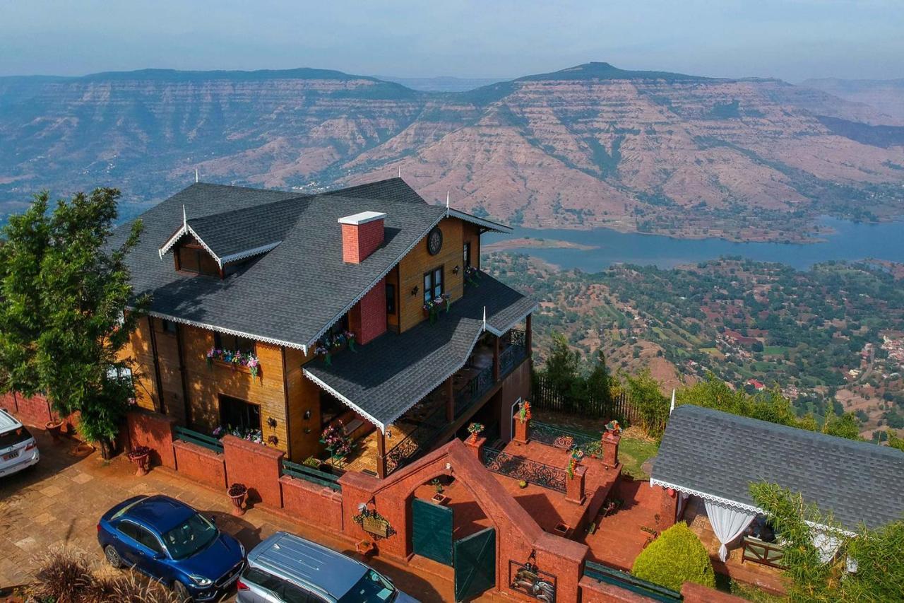 Cowboy Castle: Valley View Retreat With Theatre & Games Villa Panchgani