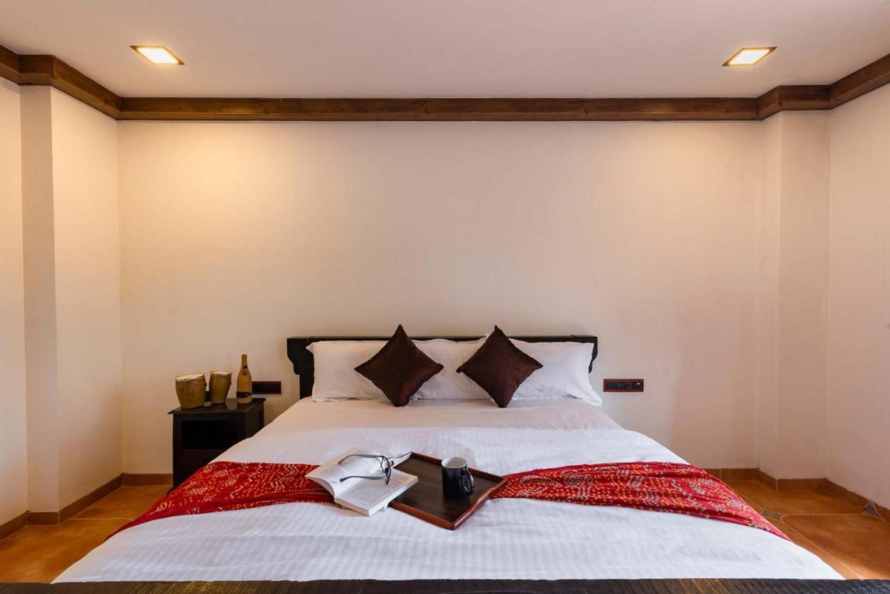 Cowboy Castle: Valley View Retreat With Theatre & Games Panchgani