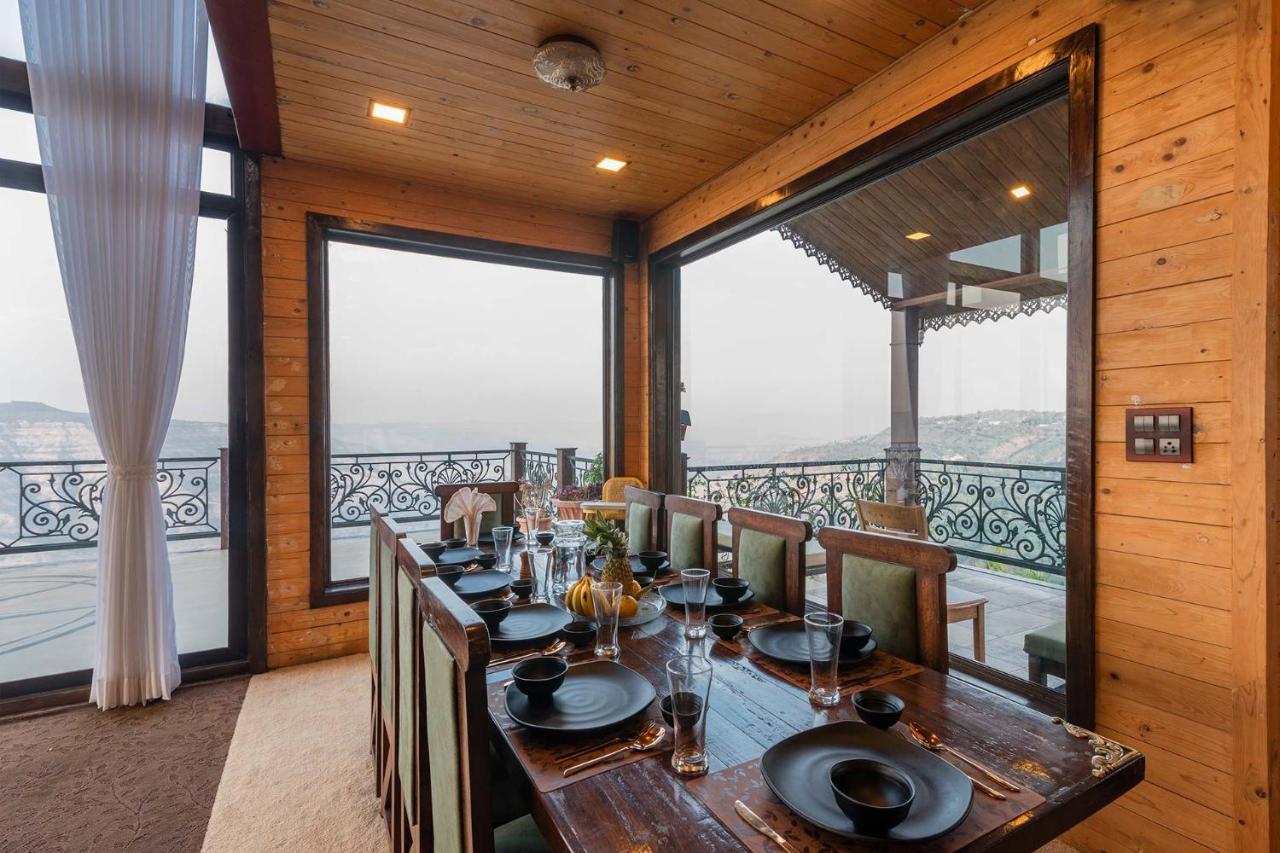 Cowboy Castle: Valley View Retreat With Theatre & Games Villa Panchgani