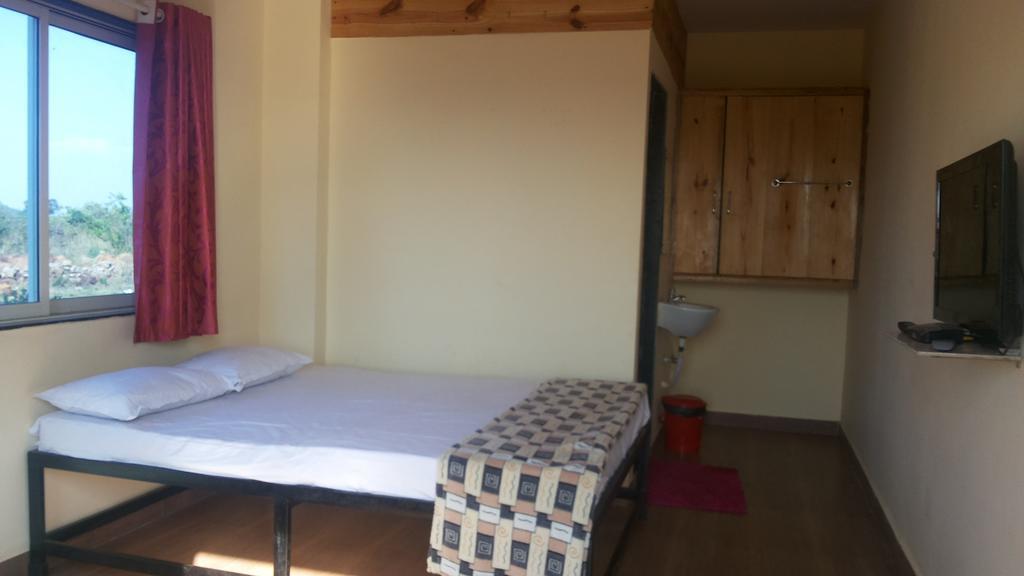 Strawberry Hills Bed & Breakfast Panchgani