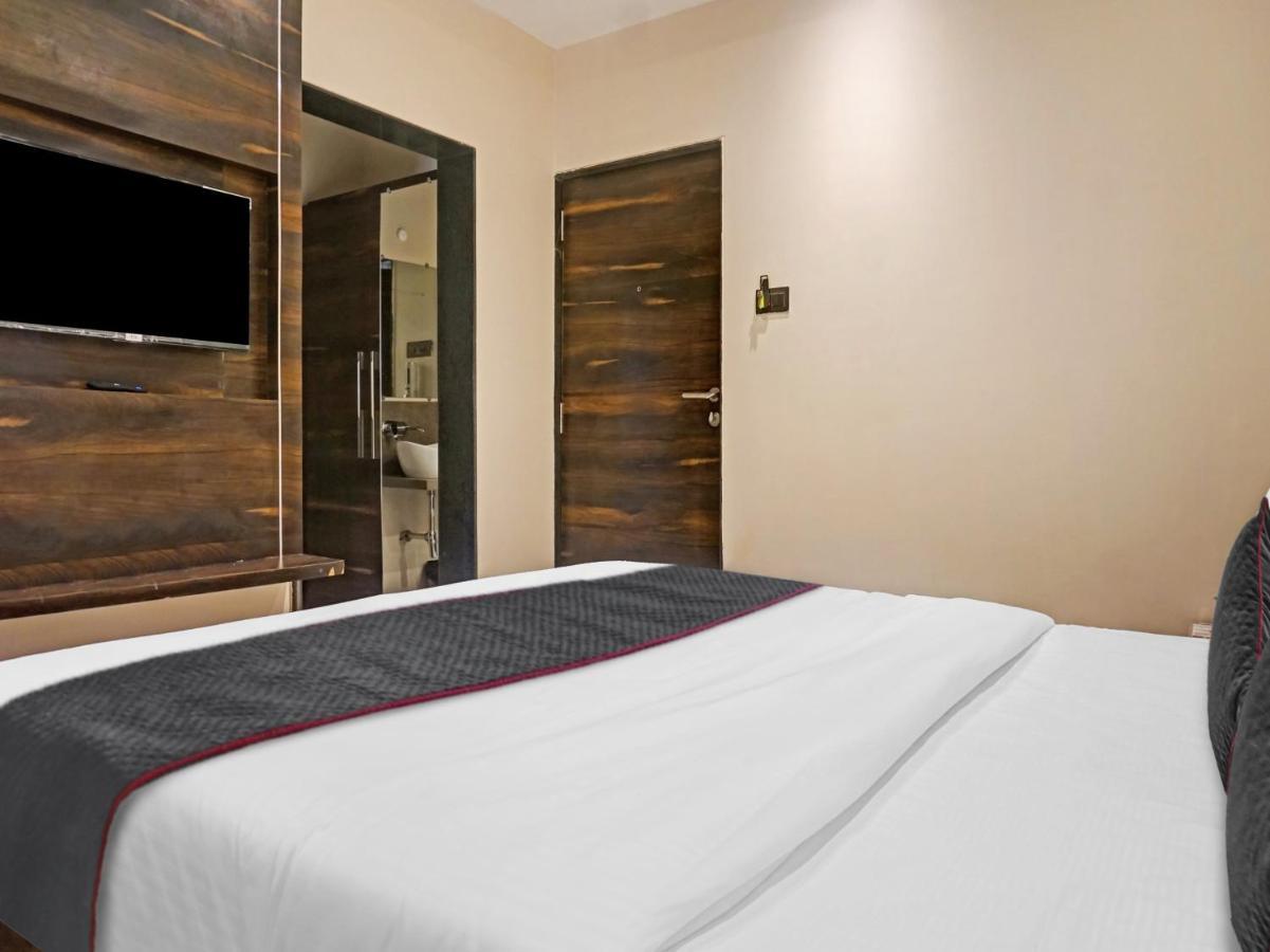 Super Oyo Townhouse 1219