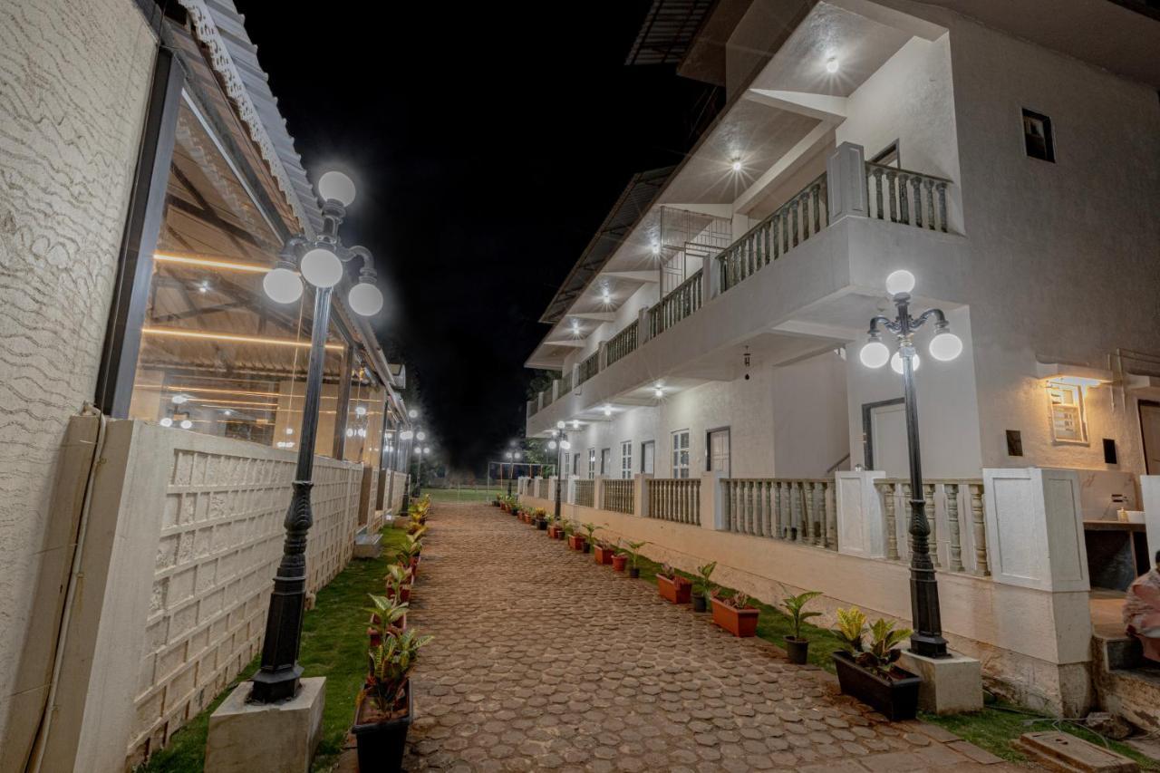 Resort Silver Galaxy