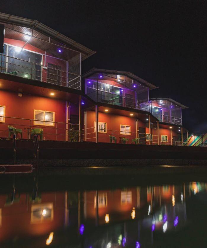Hotel Exotica De Swiss 3*
