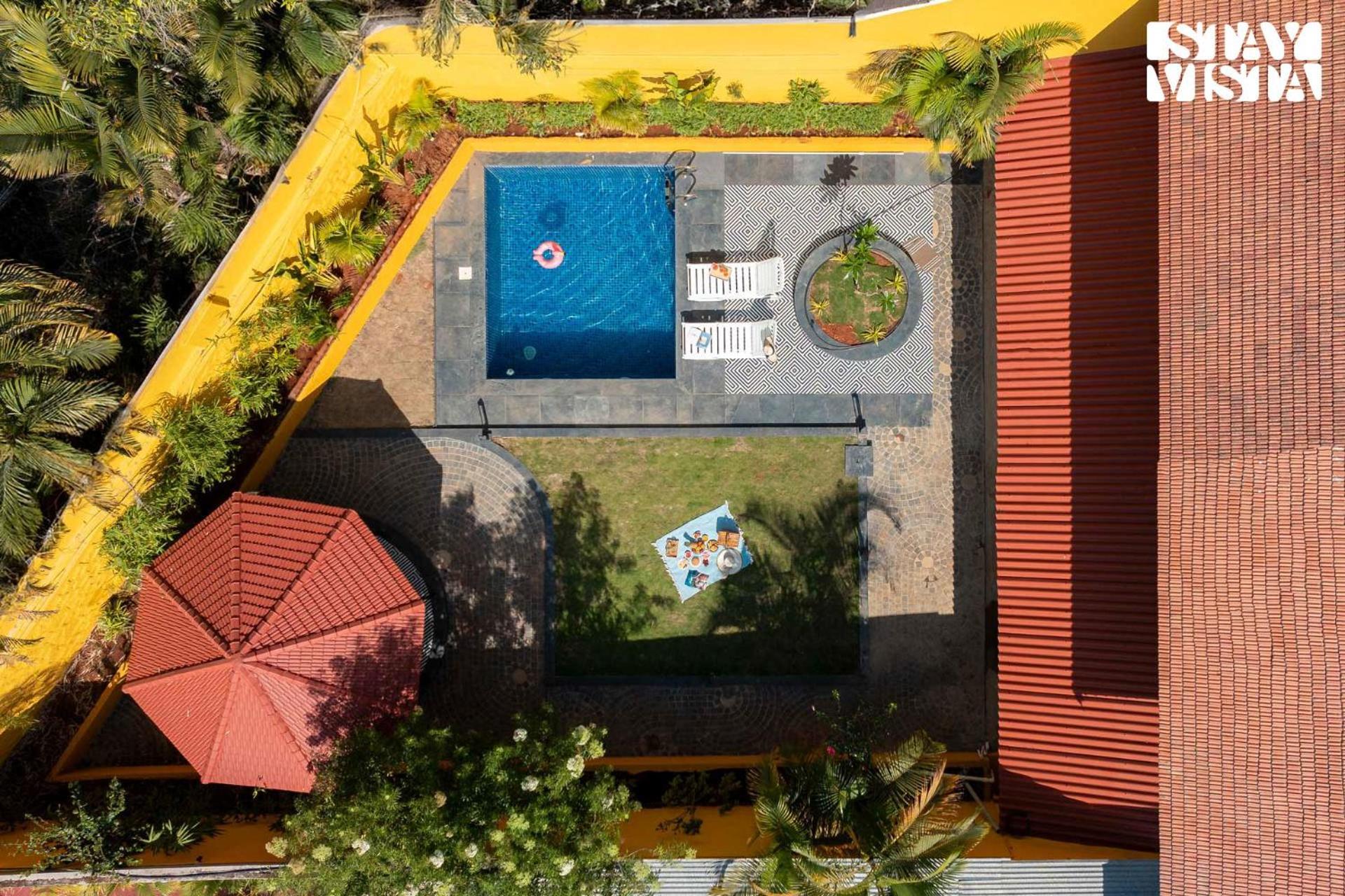 Stayvista's Dreamy Dale - Poolside Bliss With Lawn & Gazebo Panchgani