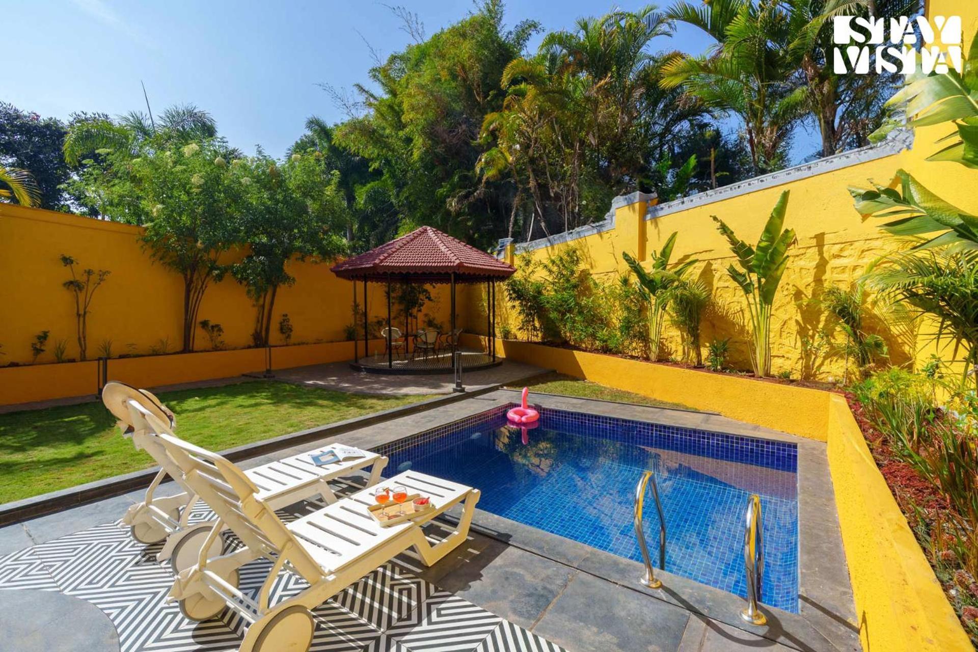 Stayvista's Dreamy Dale - Poolside Bliss With Lawn & Gazebo * Panchgani