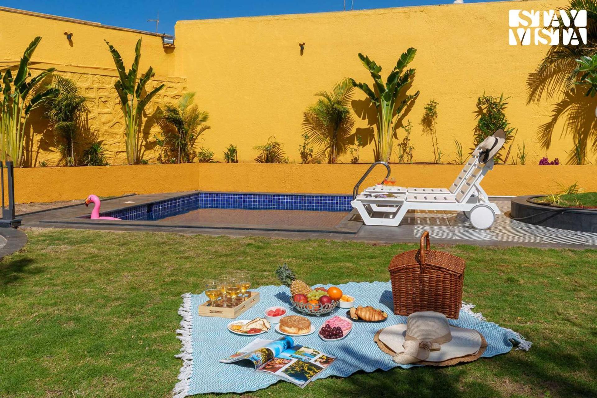 Stayvista's Dreamy Dale - Poolside Bliss With Lawn & Gazebo Villa Panchgani