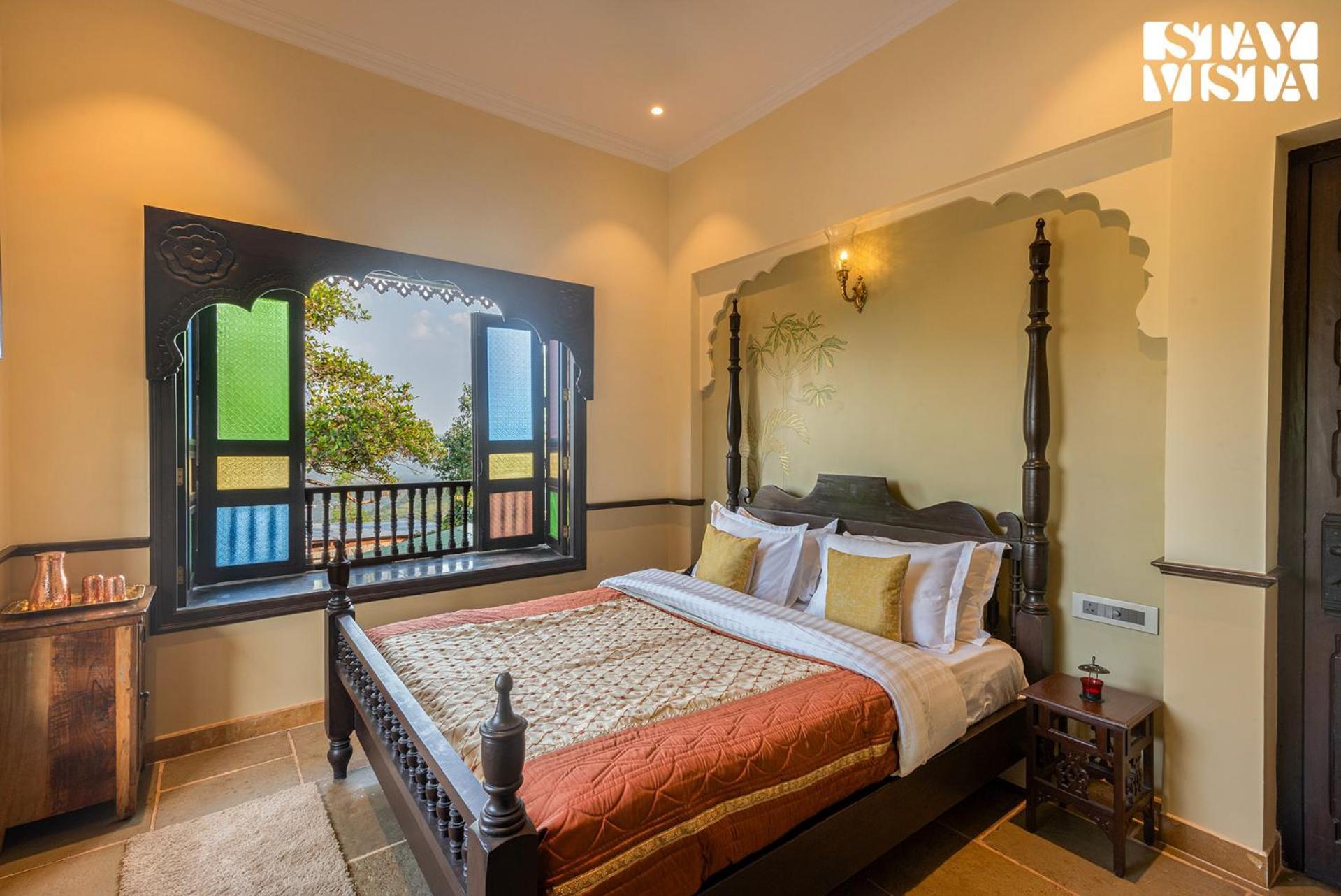 Stayvista's Sula Wada - The Legacy -valley View With Maharashtrian Wada Experience, Modern Amenities, Outdoor Swimming Pool, Indoor Activities Panchgani