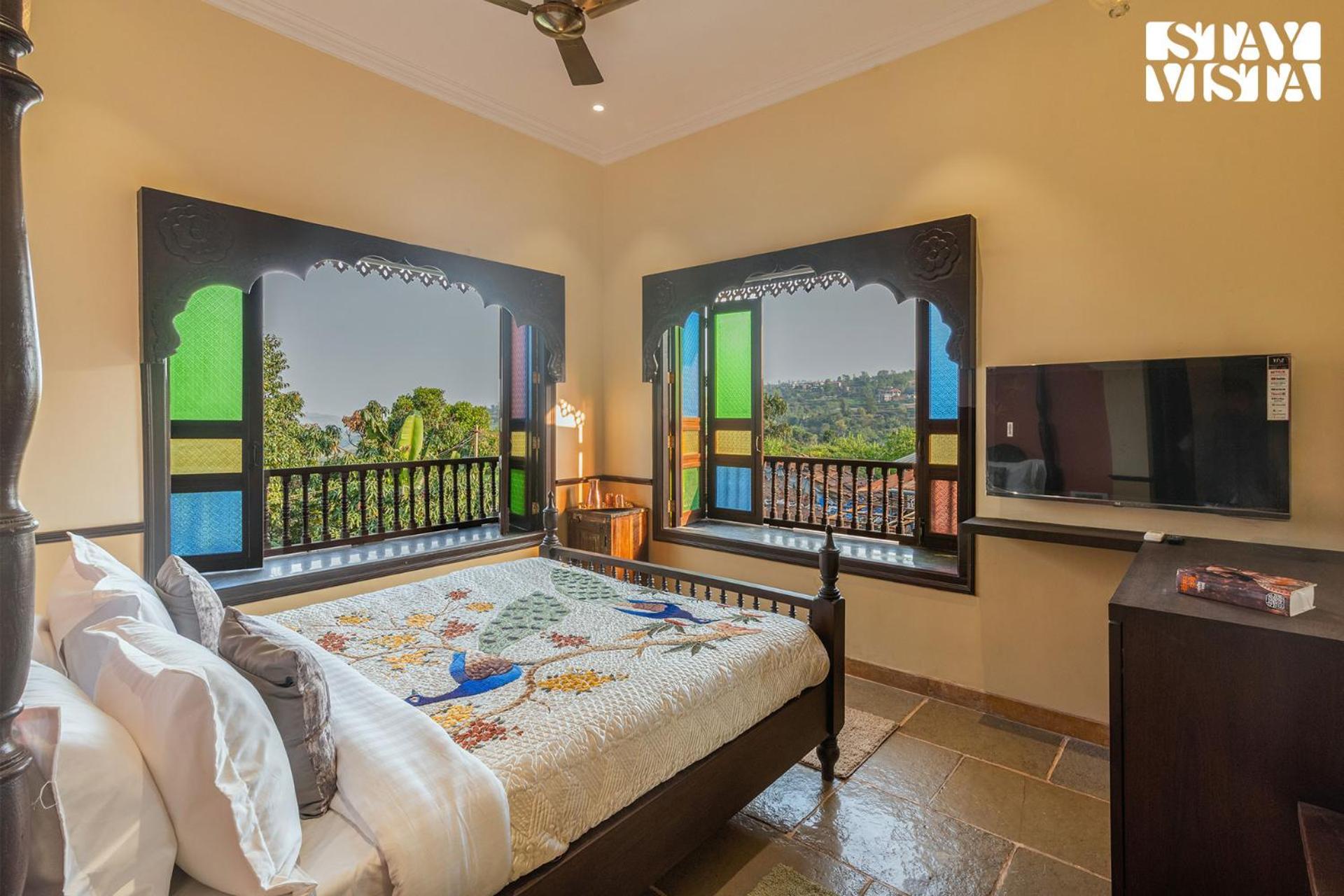 Villa Stayvista's Sula Wada - The Legacy -valley View With Maharashtrian Wada Experience, Modern Amenities, Outdoor Swimming Pool, Indoor Activities Panchgani