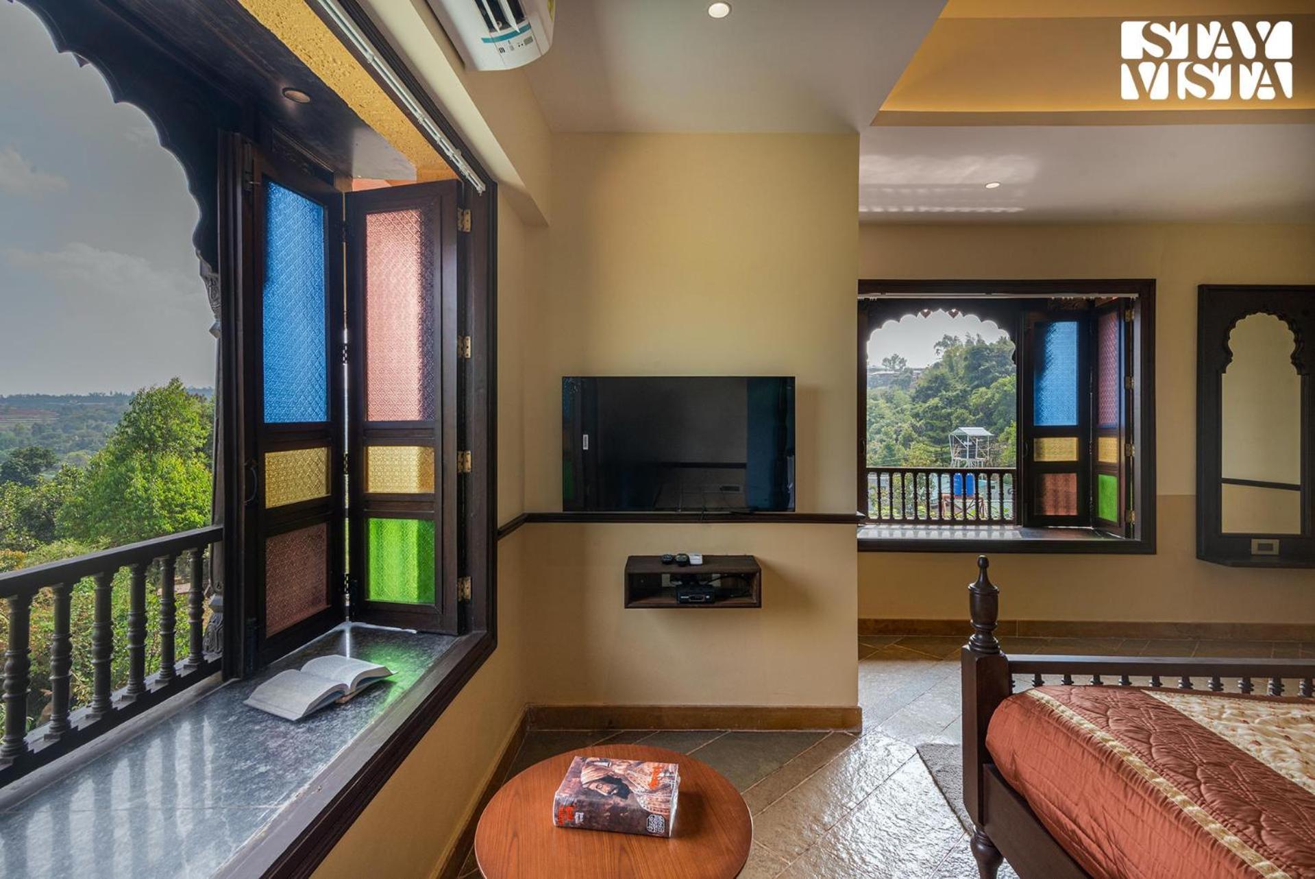 Villa Stayvista's Sula Wada - The Legacy -valley View With Maharashtrian Wada Experience, Modern Amenities, Outdoor Swimming Pool, Indoor Activities Panchgani