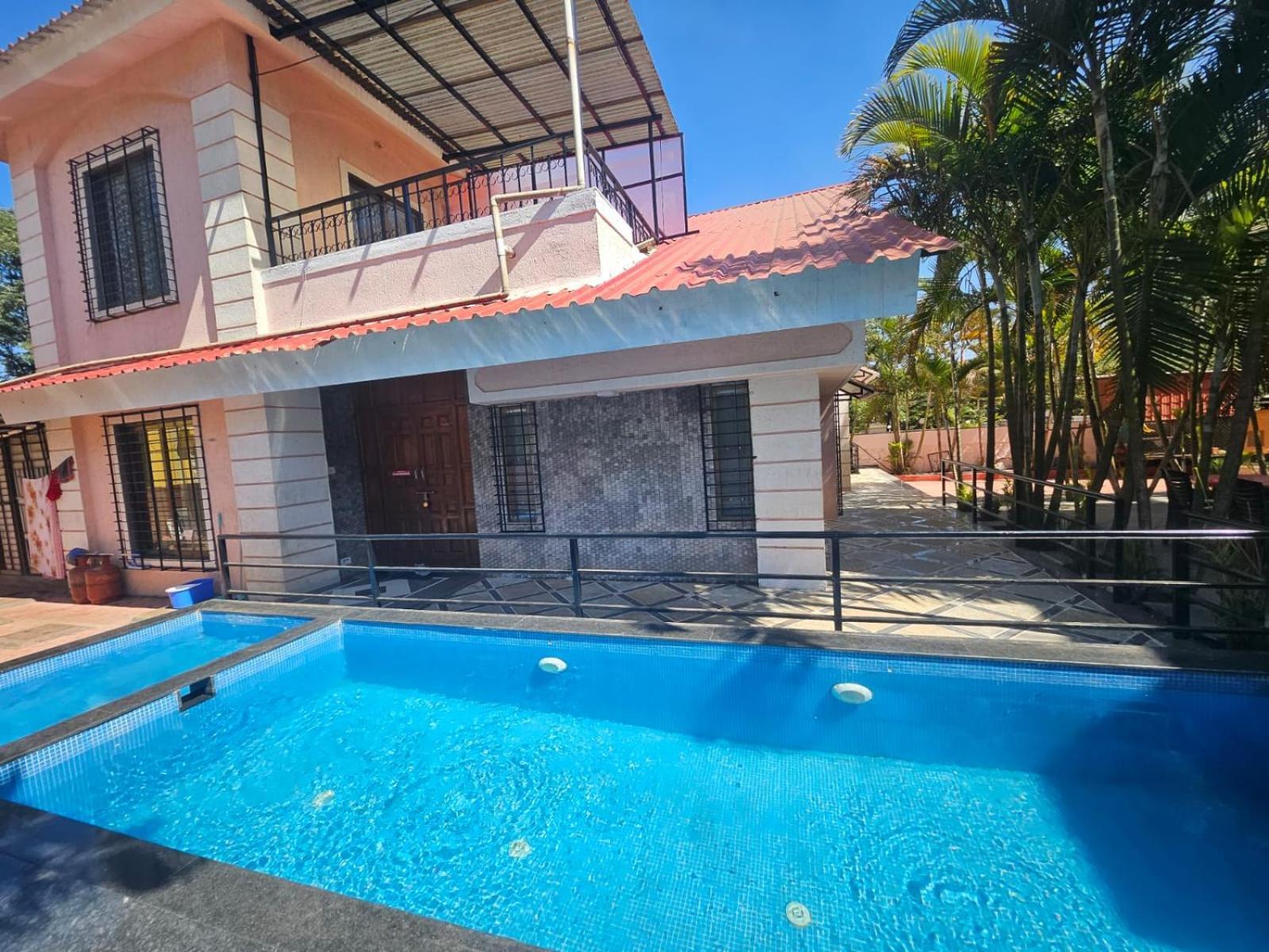 Seven With Swimming Pool * Panchgani