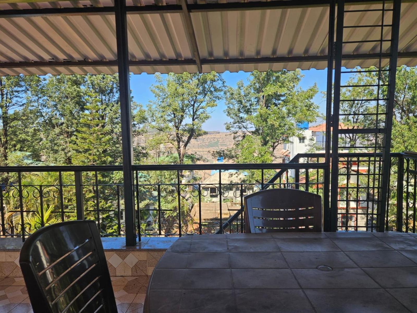 Seven With Swimming Pool Villa Panchgani