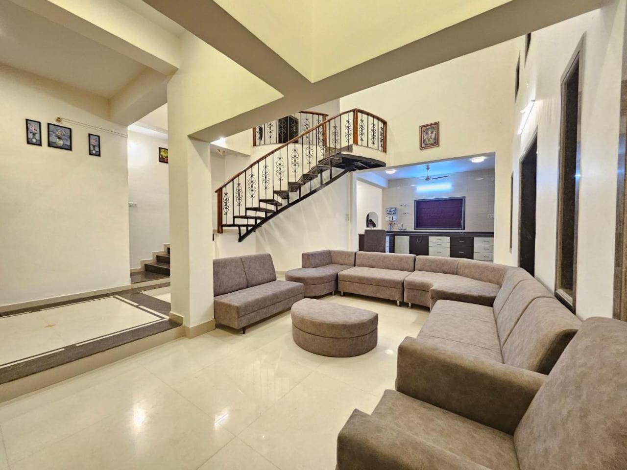 Seven With Swimming Pool Villa *
