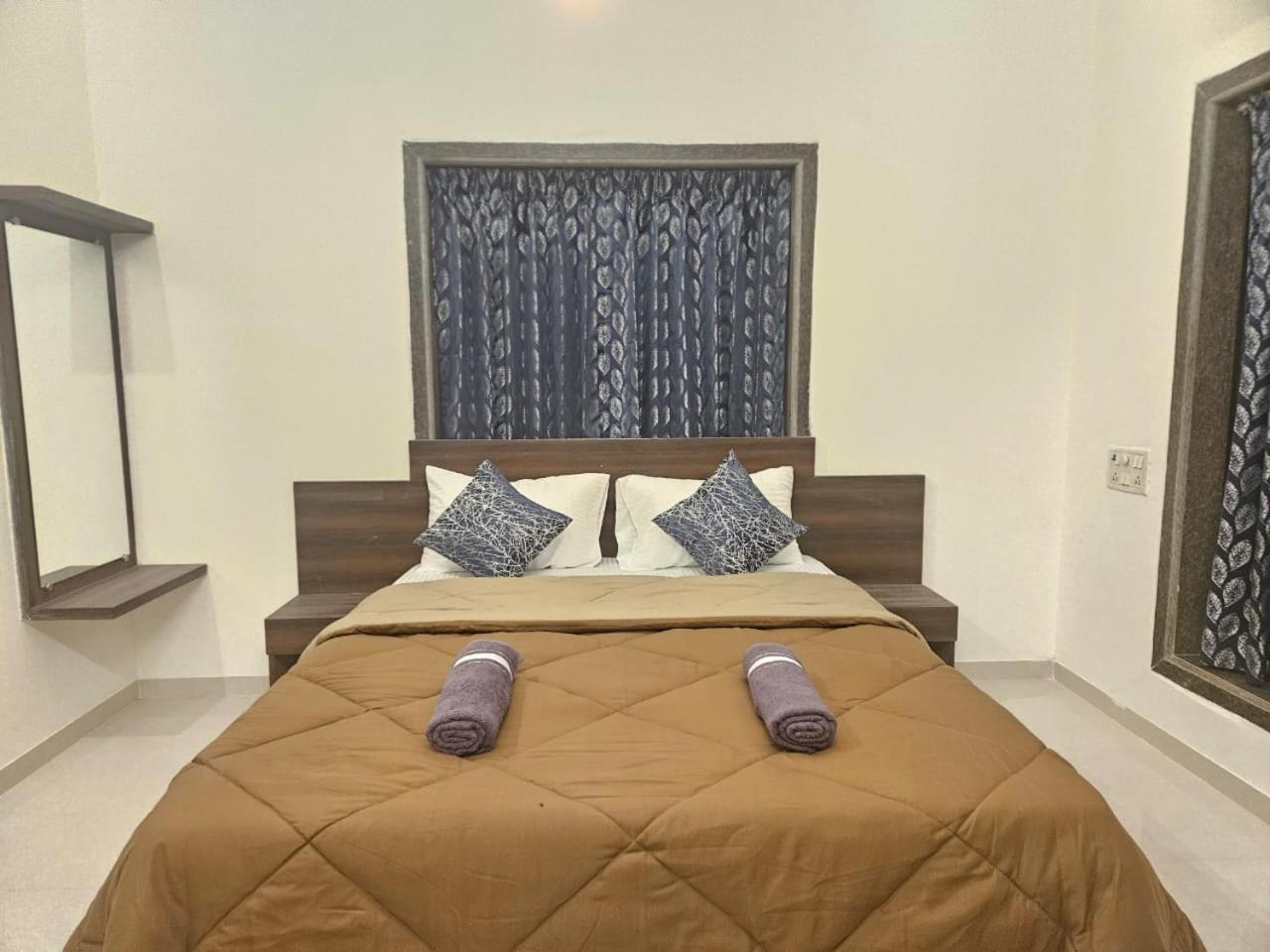 Seven With Swimming Pool Villa Panchgani