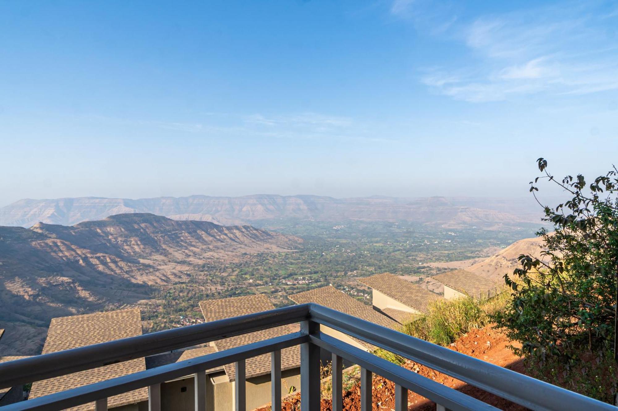 Treebo Kaizen, 3 Kms From Paragliding Hotel