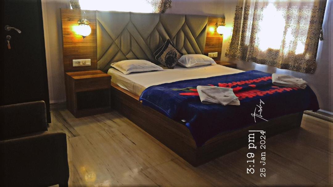 Villa Quinte Hills Residency *