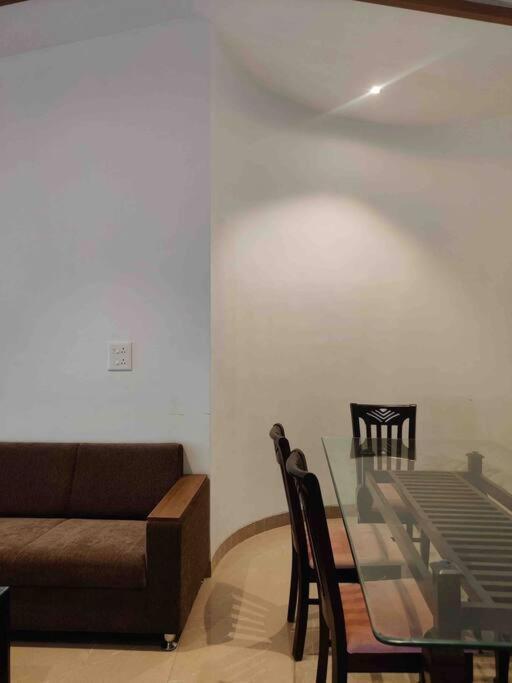 Misty Cliff Pachgani, Luxurious With Valley View Panchgani