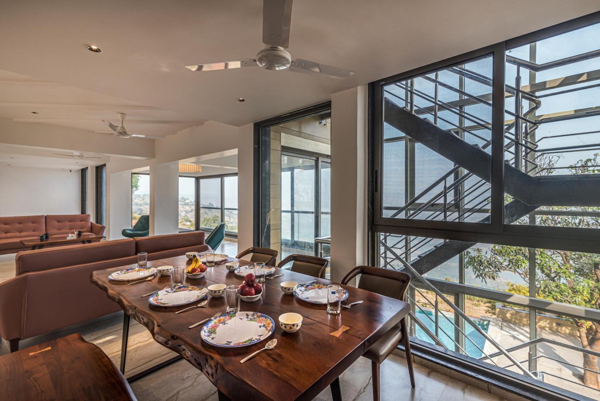 Villa Saffronstays Mountain Rizz *