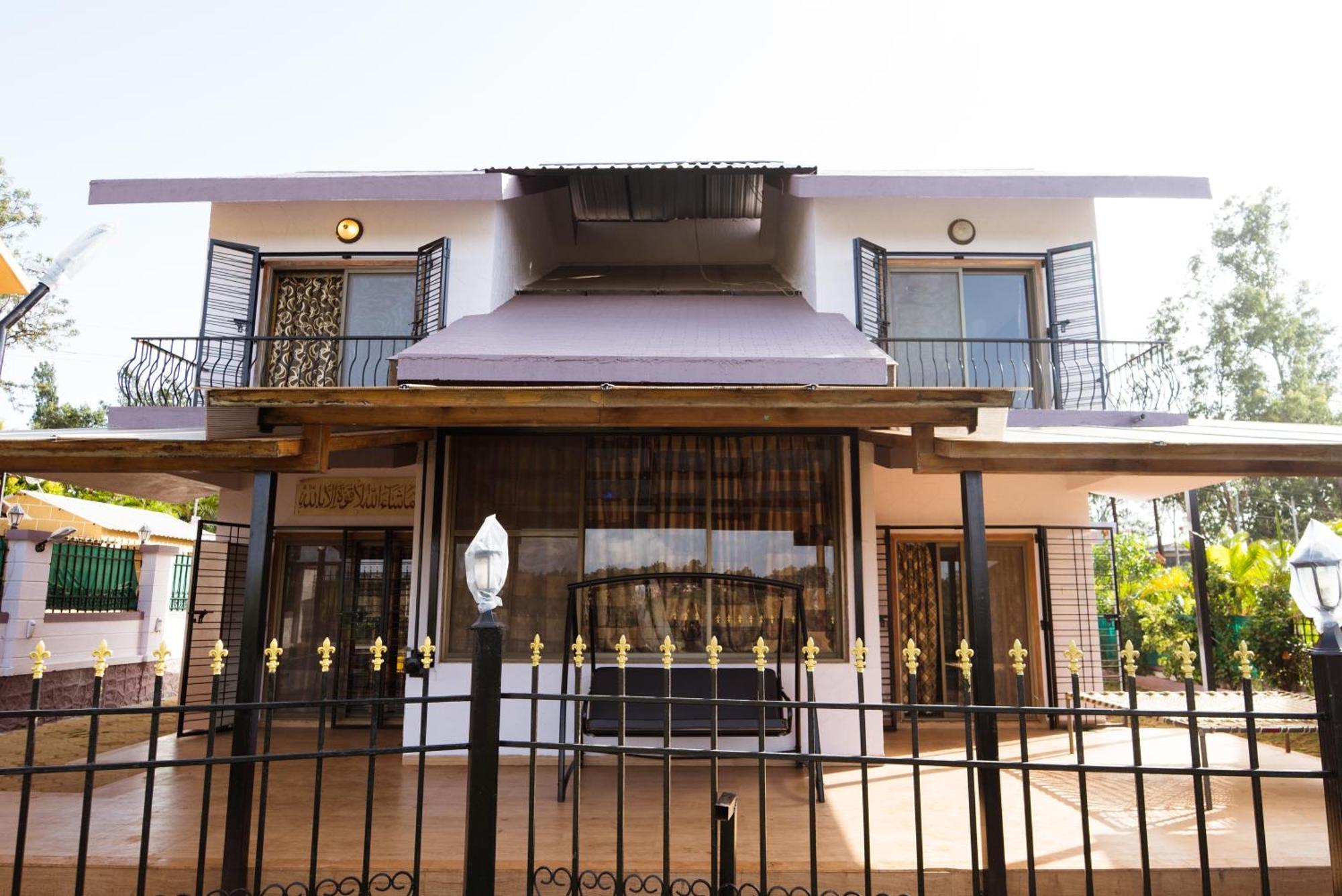 The Royal Villa *