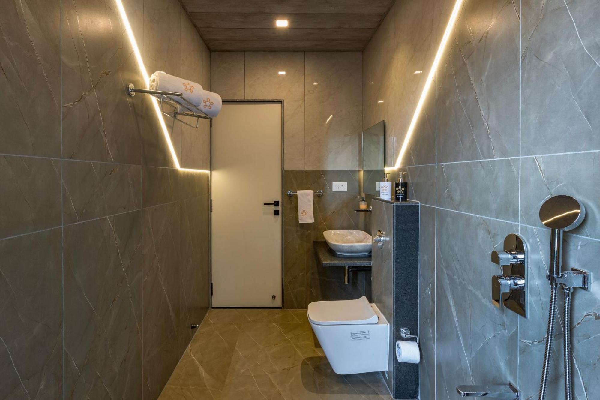 Villa Saffronstays Blueberry