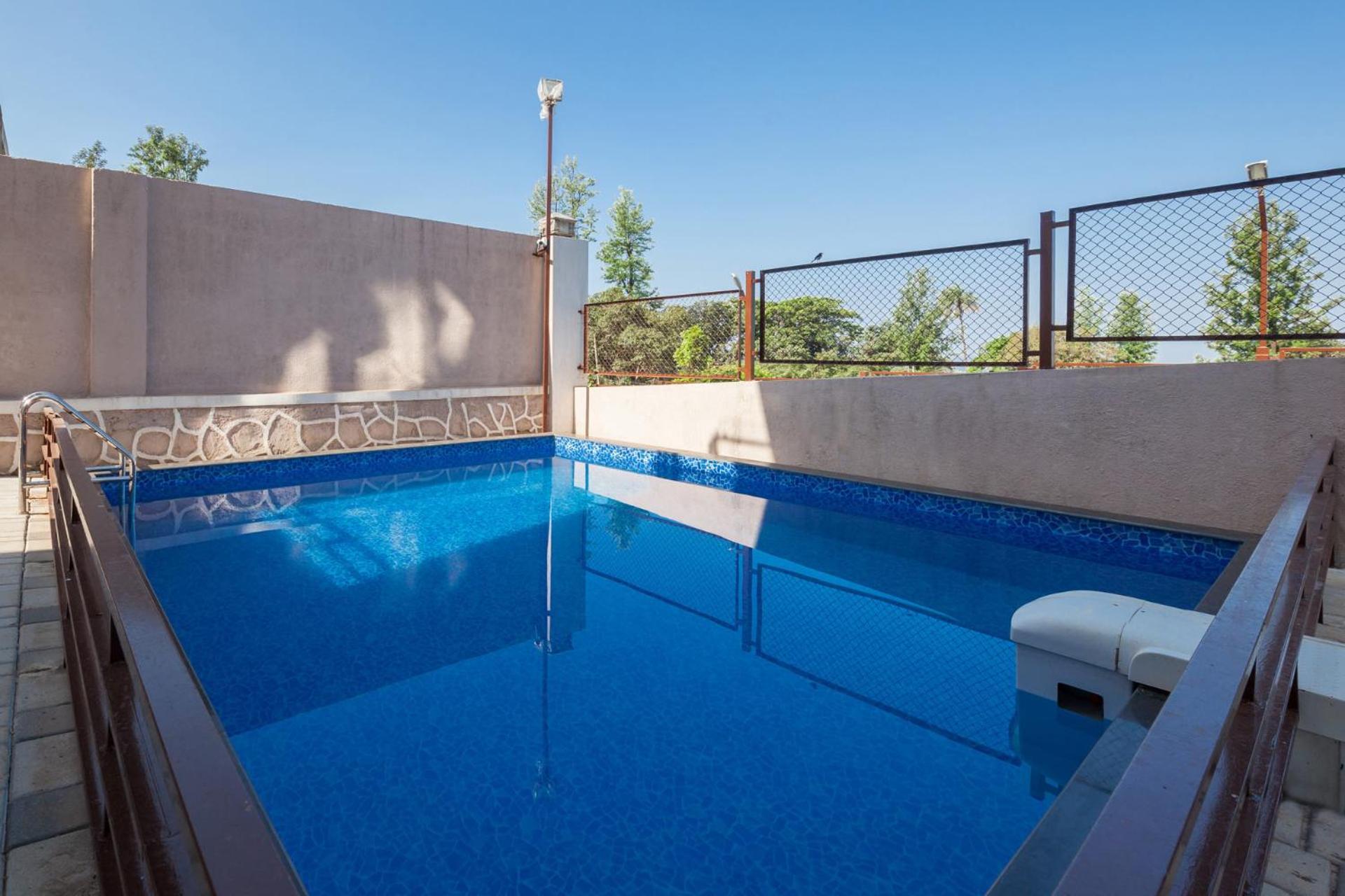 Grande Montana By Stayvista - Luxurious Hillside Featuring Pool, Theater, And Games Villa