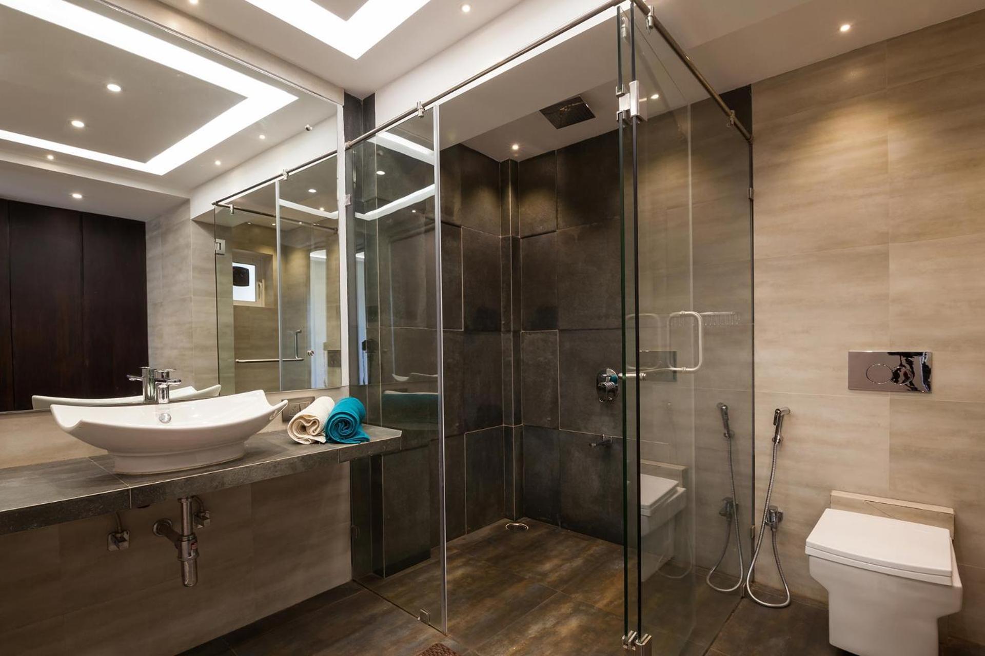 Grande Montana By Stayvista - Luxurious Hillside Featuring Pool, Theater, And Games Panchgani