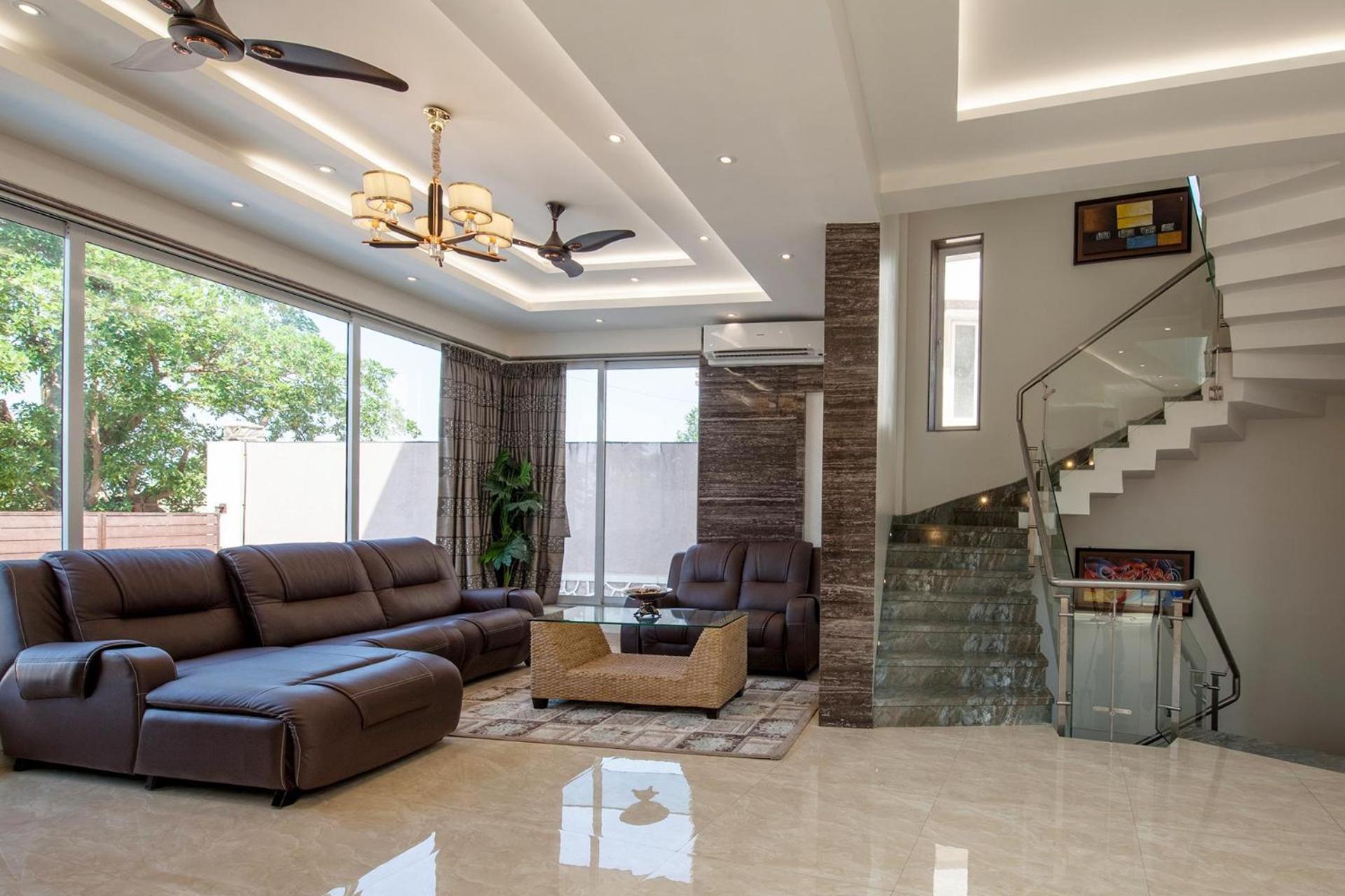Grande Montana By Stayvista - Luxurious Hillside Featuring Pool, Theater, And Games Villa