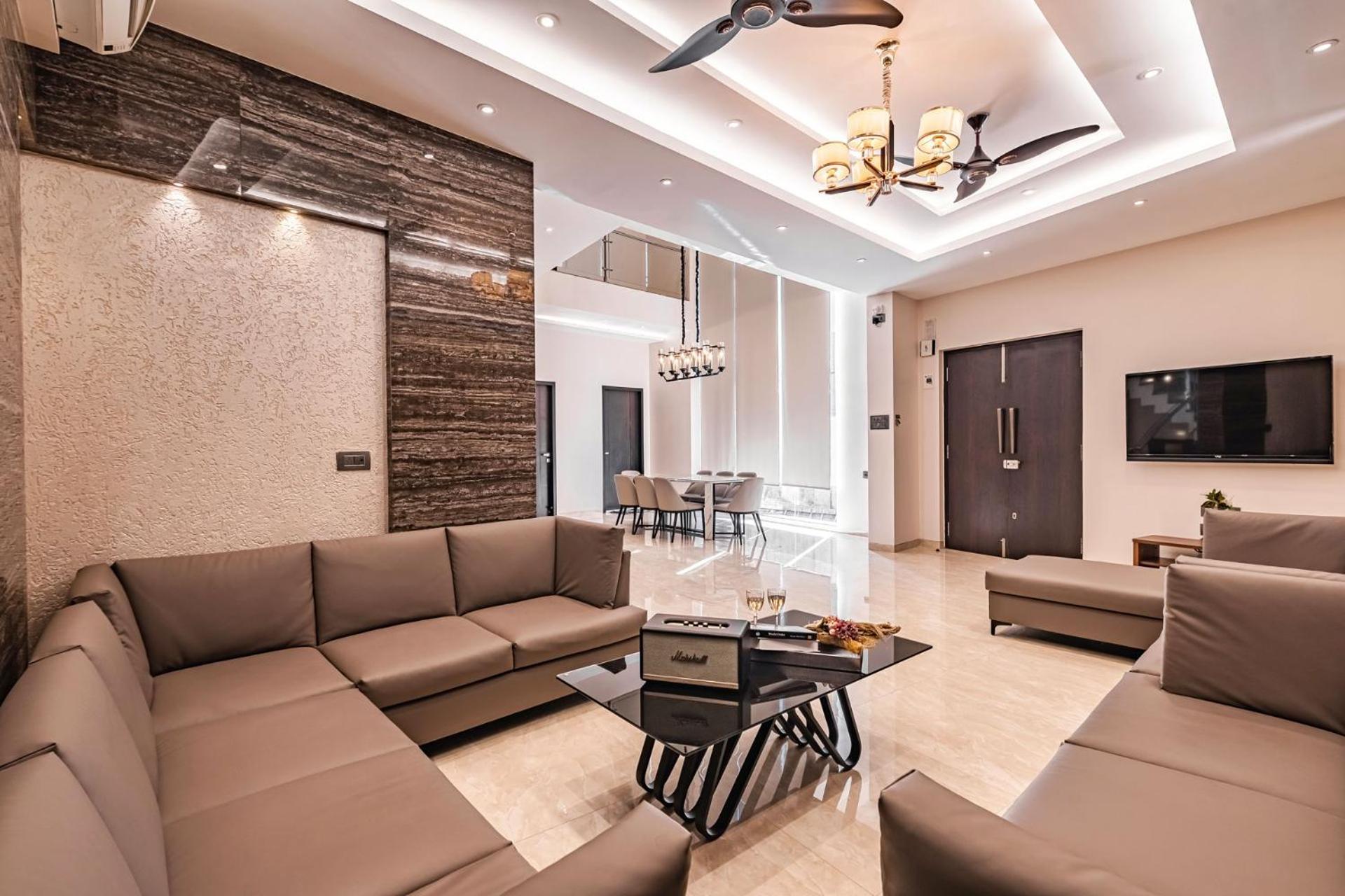 Grande Montana By Stayvista - Luxurious Hillside Featuring Pool, Theater, And Games Villa