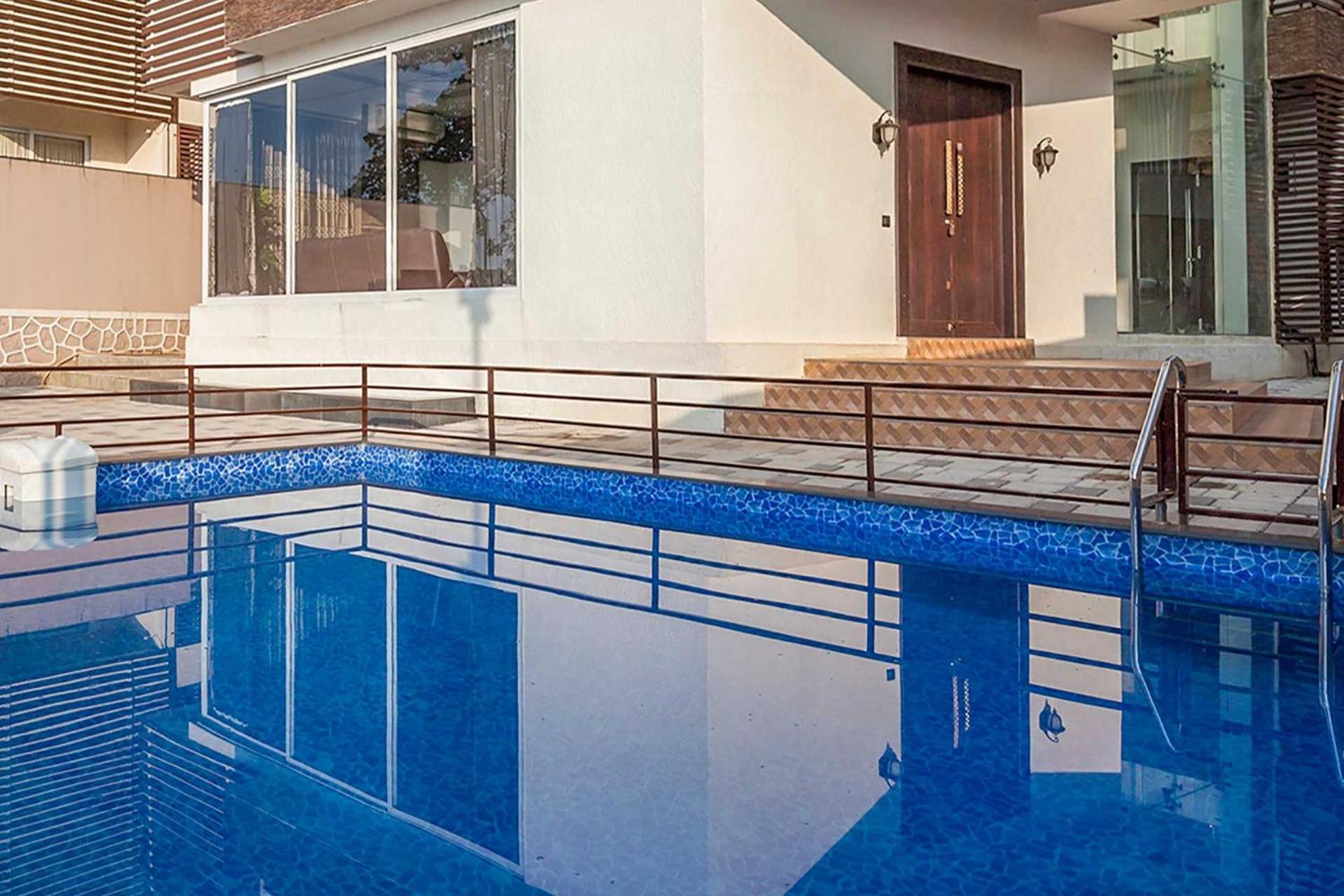 Grande Montana By Stayvista - Luxurious Hillside Featuring Pool, Theater, And Games Villa *