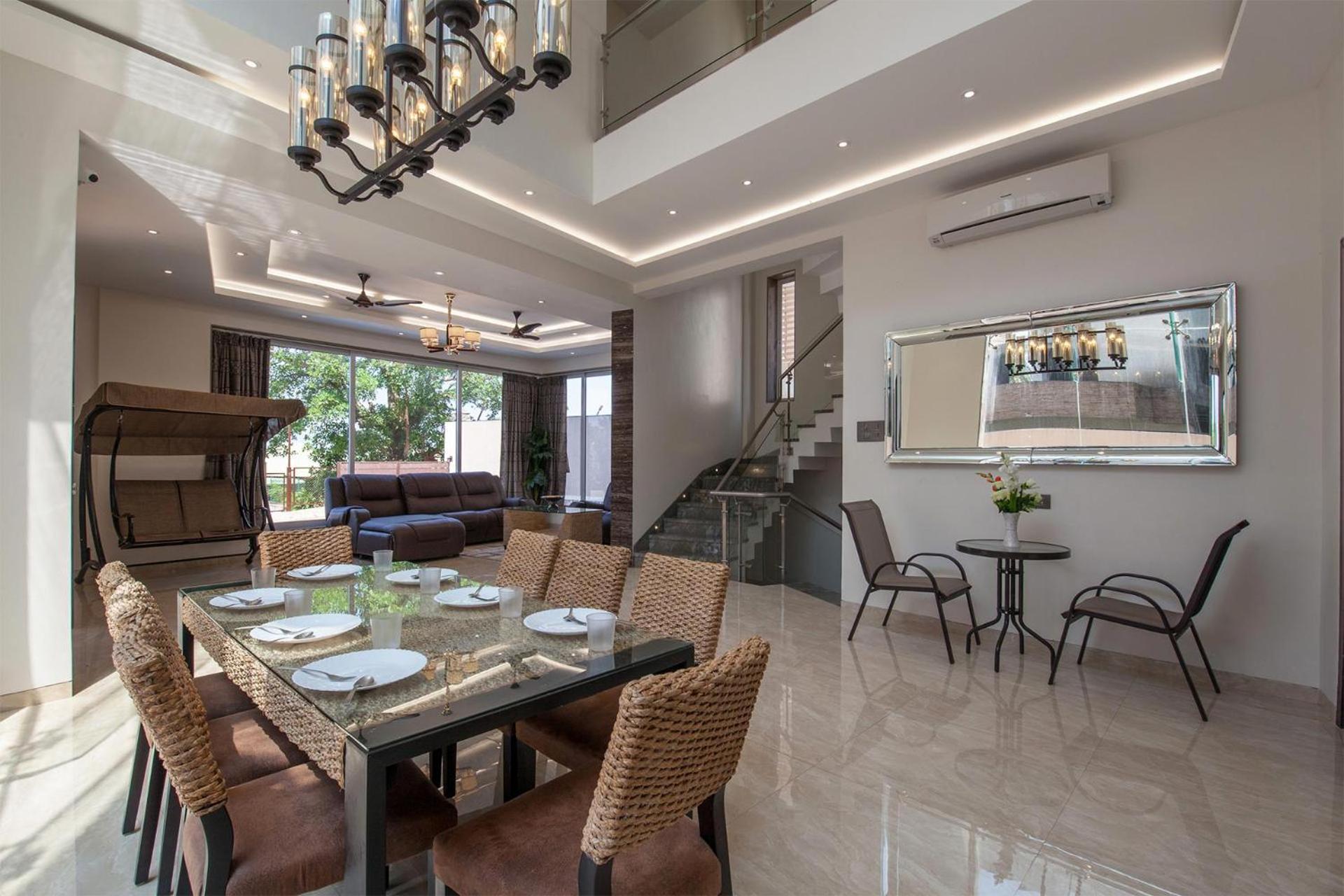 Villa Grande Montana By Stayvista - Luxurious Hillside Featuring Pool, Theater, And Games Panchgani
