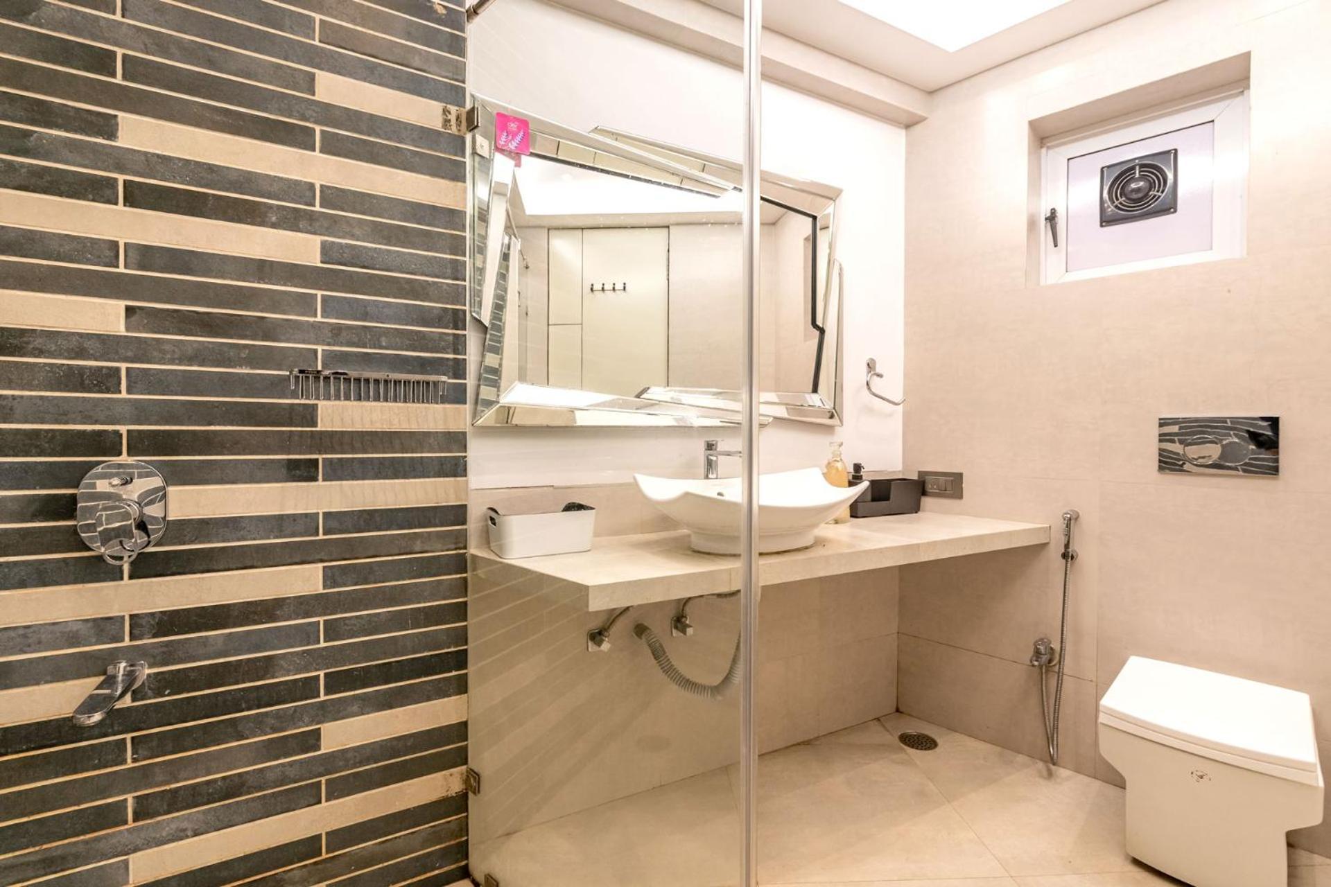 Grande Montana By Stayvista - Luxurious Hillside Featuring Pool, Theater, And Games Panchgani