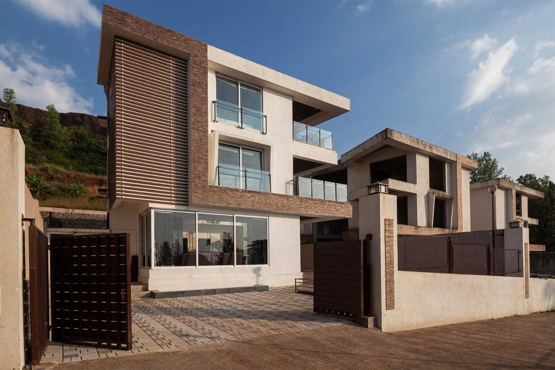 Grande Montana By Stayvista - Luxurious Hillside Featuring Pool, Theater, And Games * Panchgani