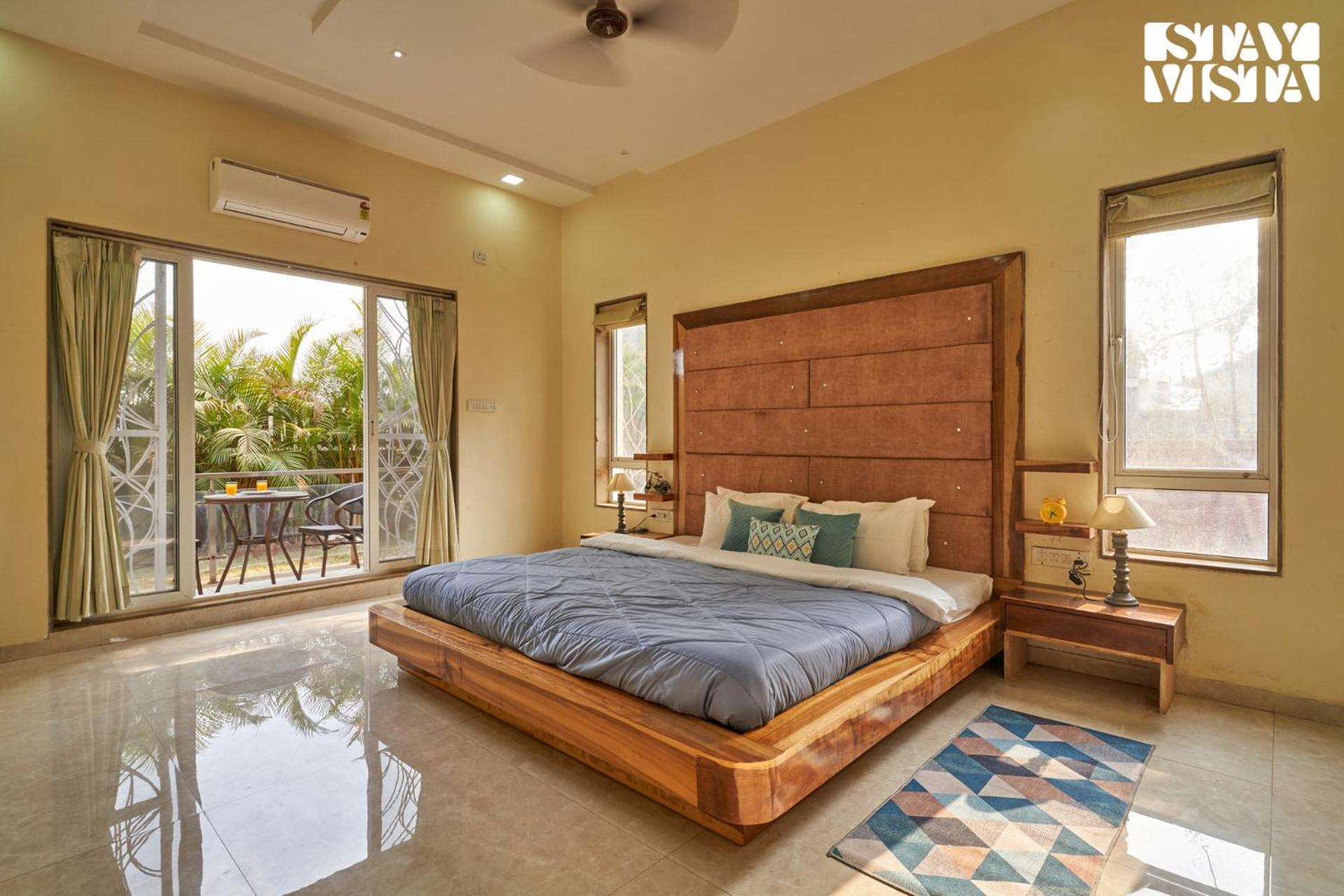 Stayvista's Tableland Vista - Hill-view Haven With Jacuzzi & Terrace Villa Panchgani