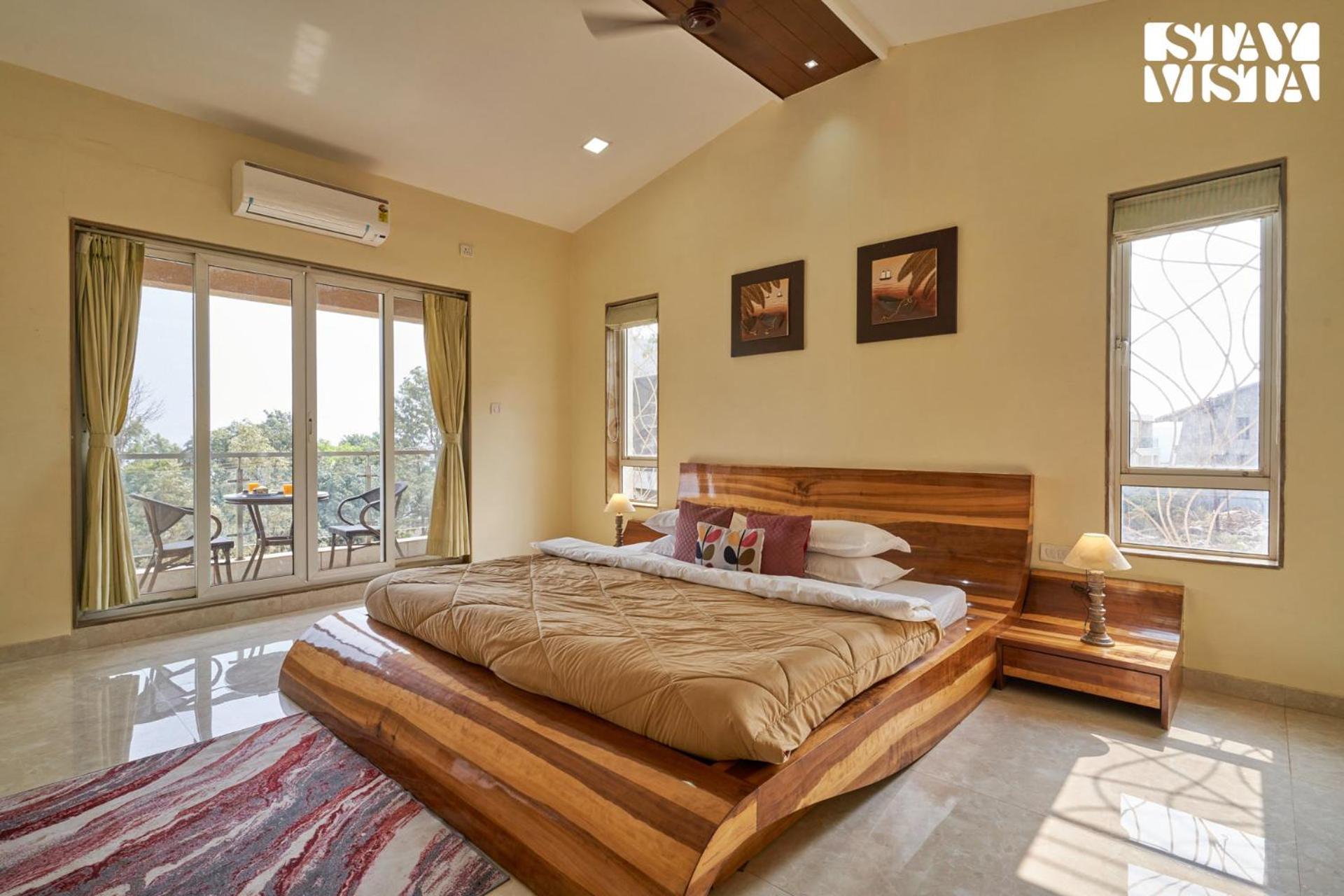 Stayvista's Tableland Vista - Hill-view Haven With Jacuzzi & Terrace * Panchgani