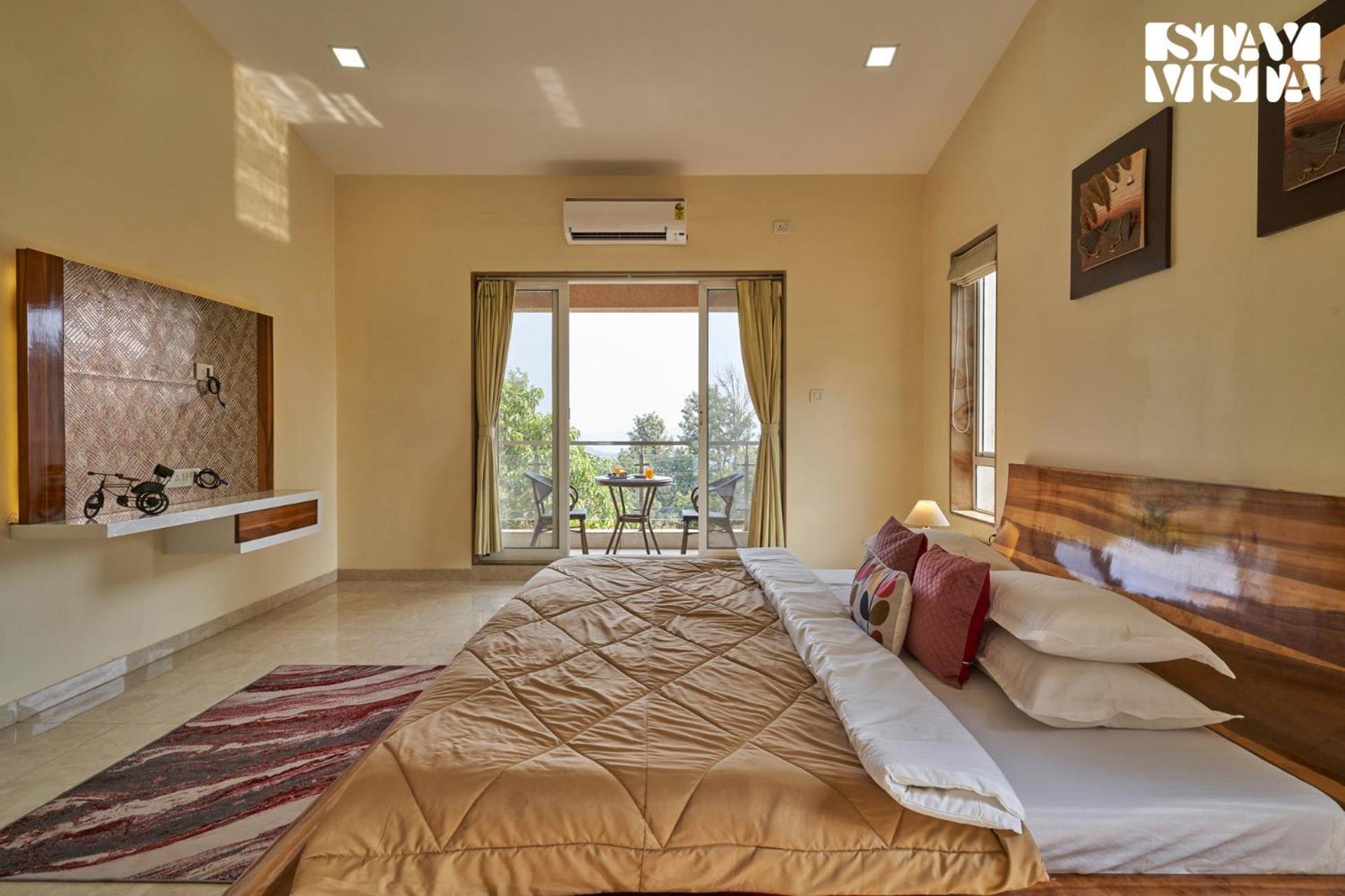 Stayvista's Tableland Vista - Hill-view Haven With Jacuzzi & Terrace Panchgani