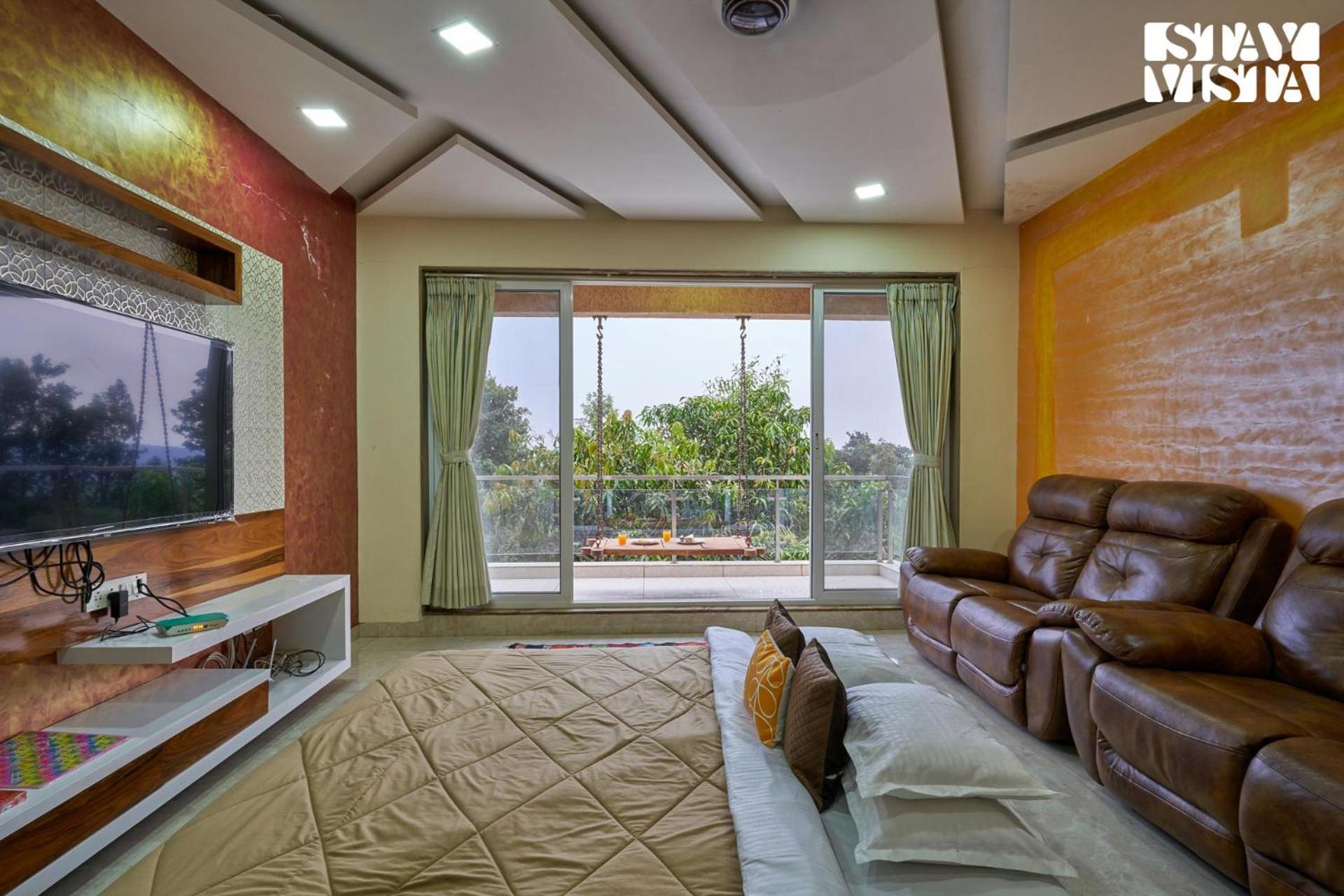 Stayvista's Tableland Vista - Hill-view Haven With Jacuzzi & Terrace * Panchgani