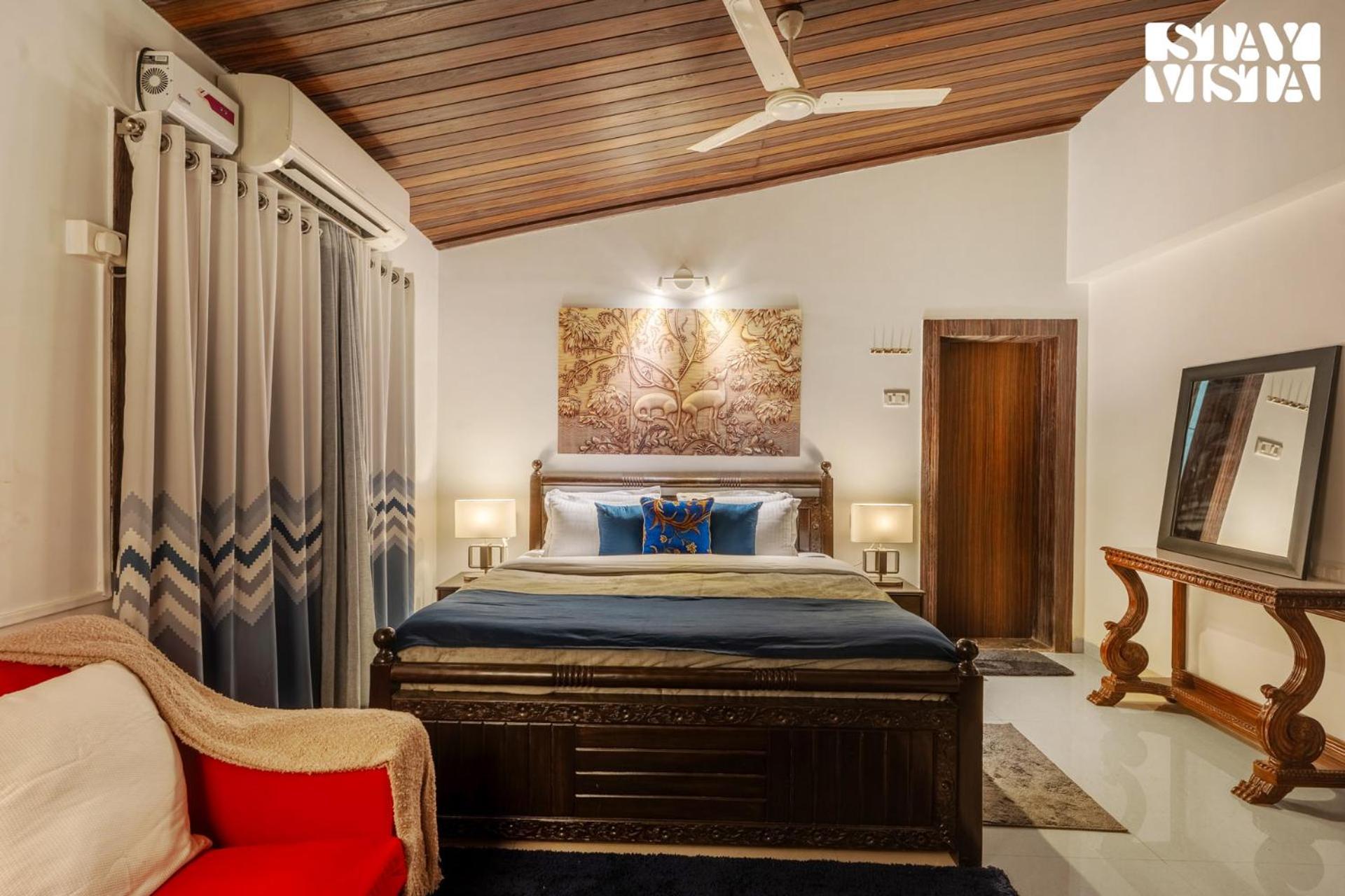 Villa Stayvista's Grace & Light - Hill-view With Outdoor Pool, Terrace & Games Panchgani