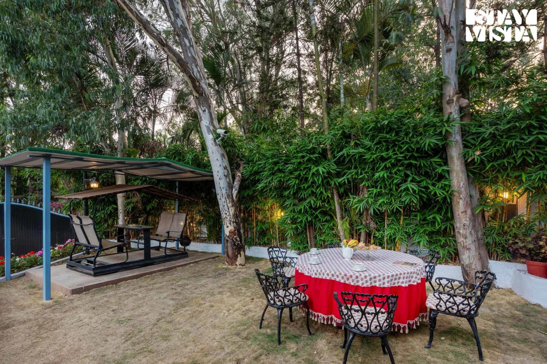 Villa Stayvista's Grace & Light - Hill-view With Outdoor Pool, Terrace & Games Panchgani