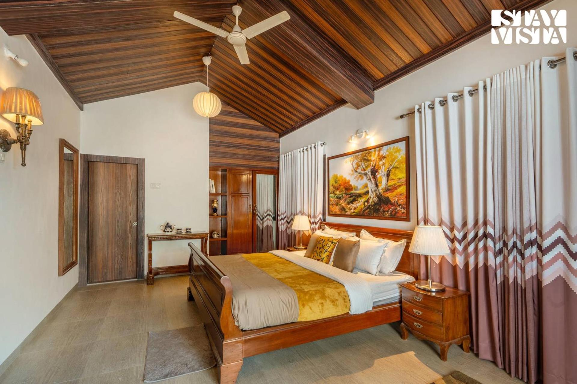 Villa Stayvista's Grace & Light - Hill-view With Outdoor Pool, Terrace & Games Panchgani
