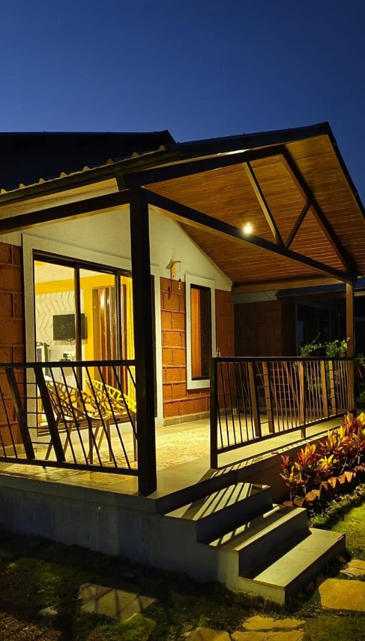 Royal Stone Hotel 3*