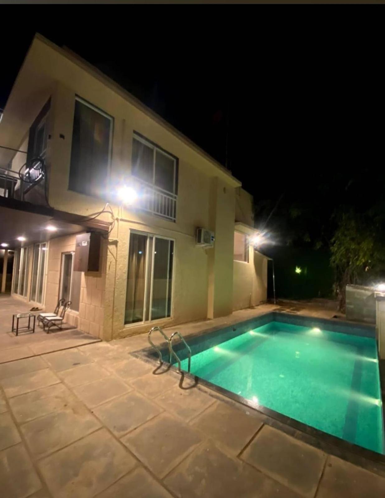 Mirage Luxurious Valley View With Huge Lawn Area Villa