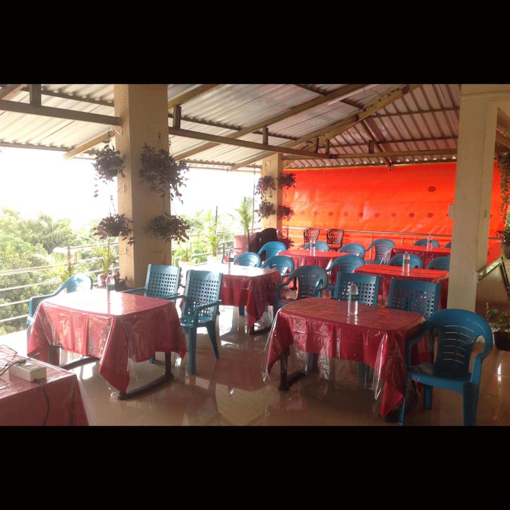 Strawberry County Hotel 3*