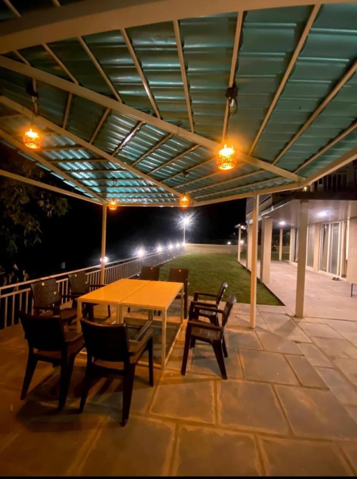Mirage Luxurious Valley View With Huge Lawn Area Villa *