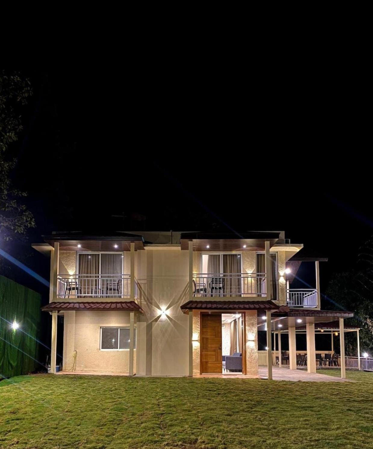 Villa Mirage Luxurious Valley View With Huge Lawn Area Panchgani